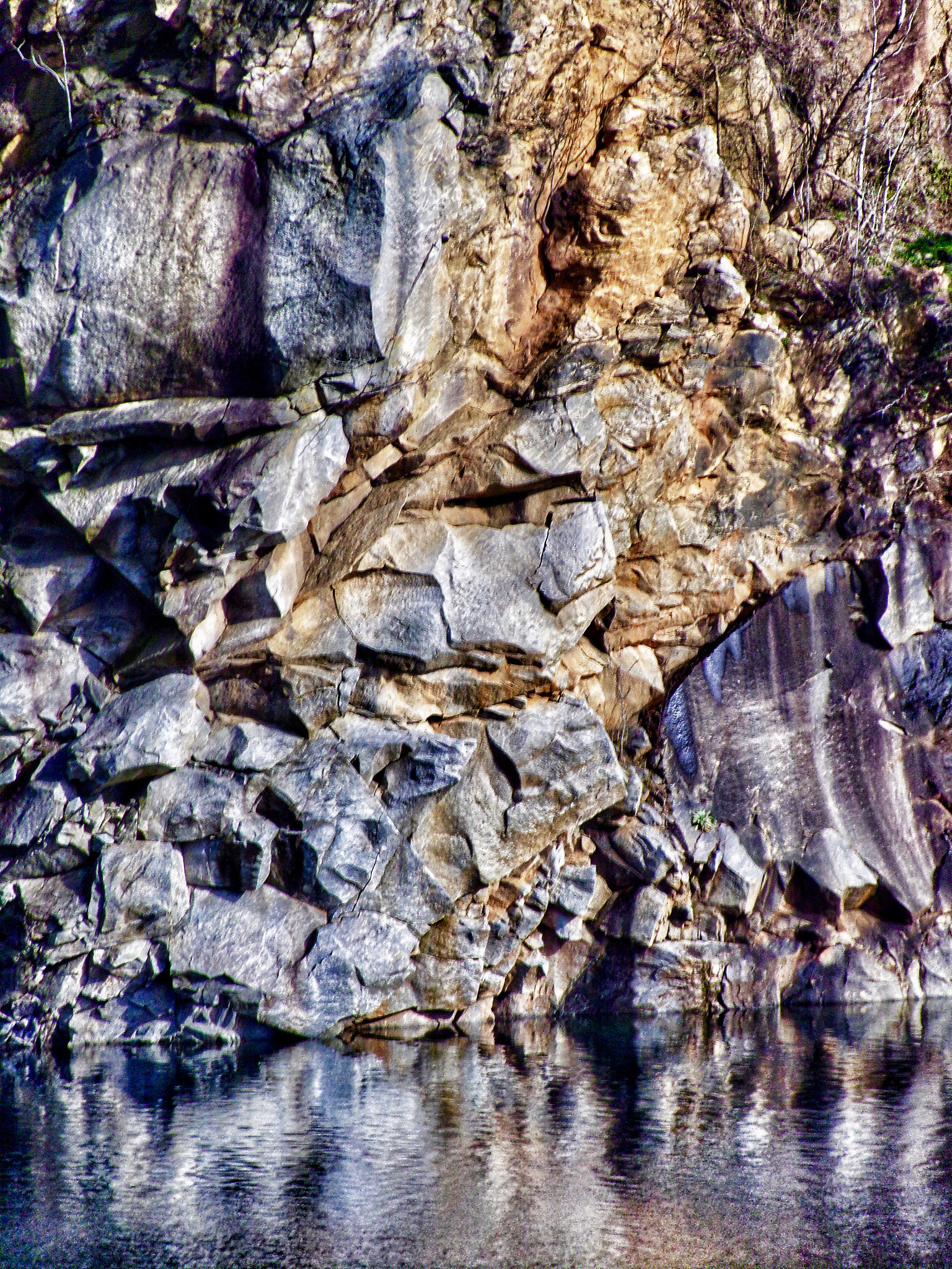 Kodak PIXPRO AZ251 sample photo. The wall photography