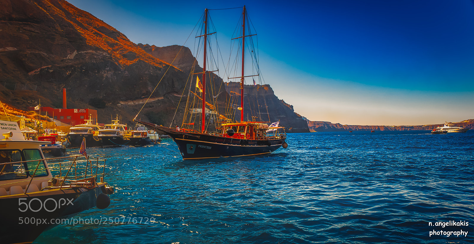 Canon EOS 750D (EOS Rebel T6i / EOS Kiss X8i) sample photo. At the harbor photography