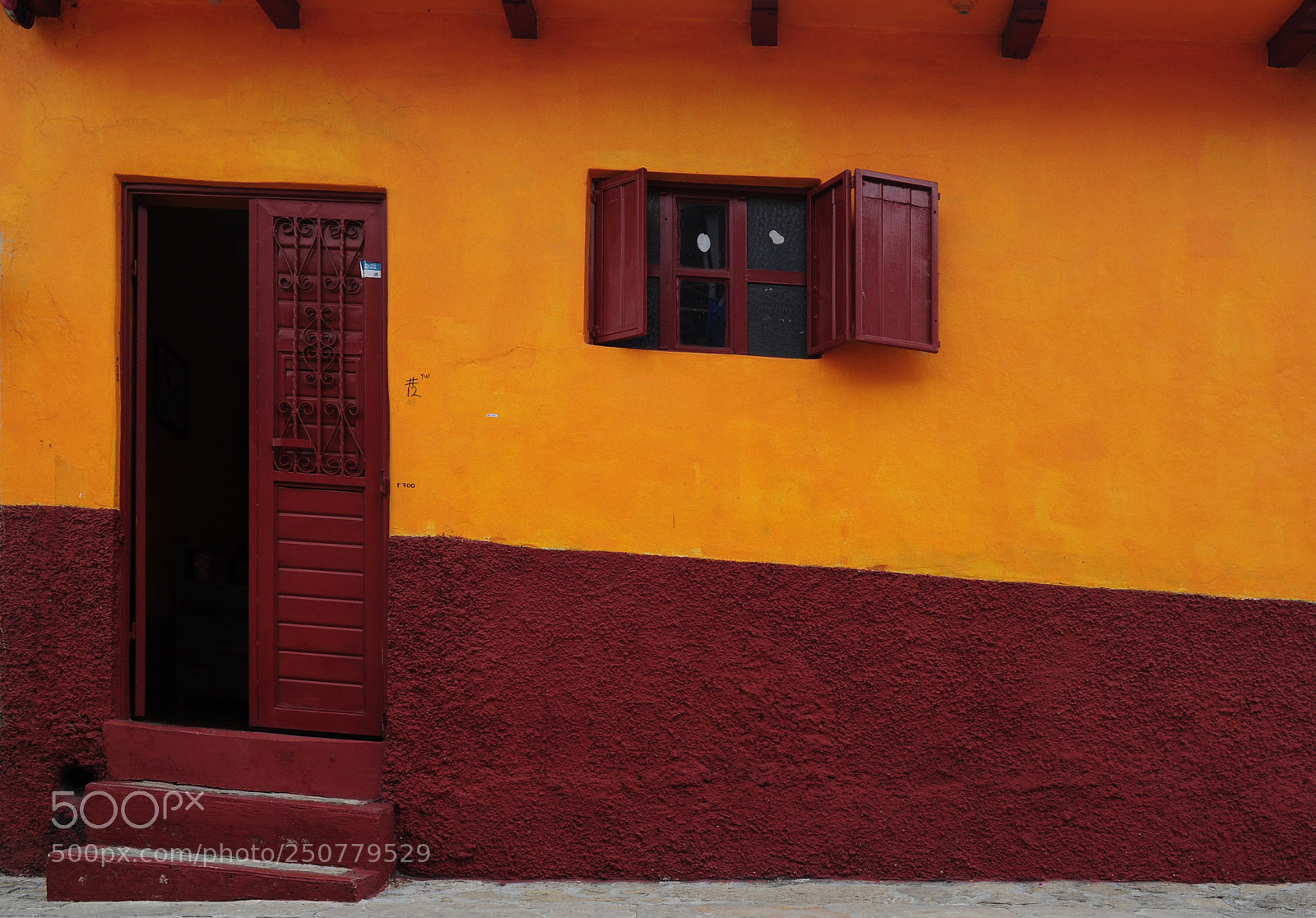 Nikon D5000 sample photo. Casa roja. photography