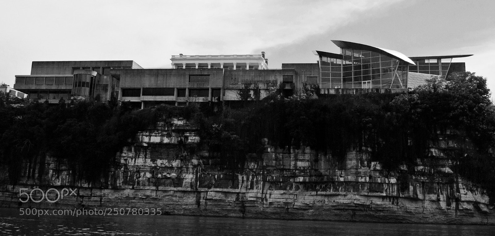 Nikon D3000 sample photo. Hunter museum from the photography