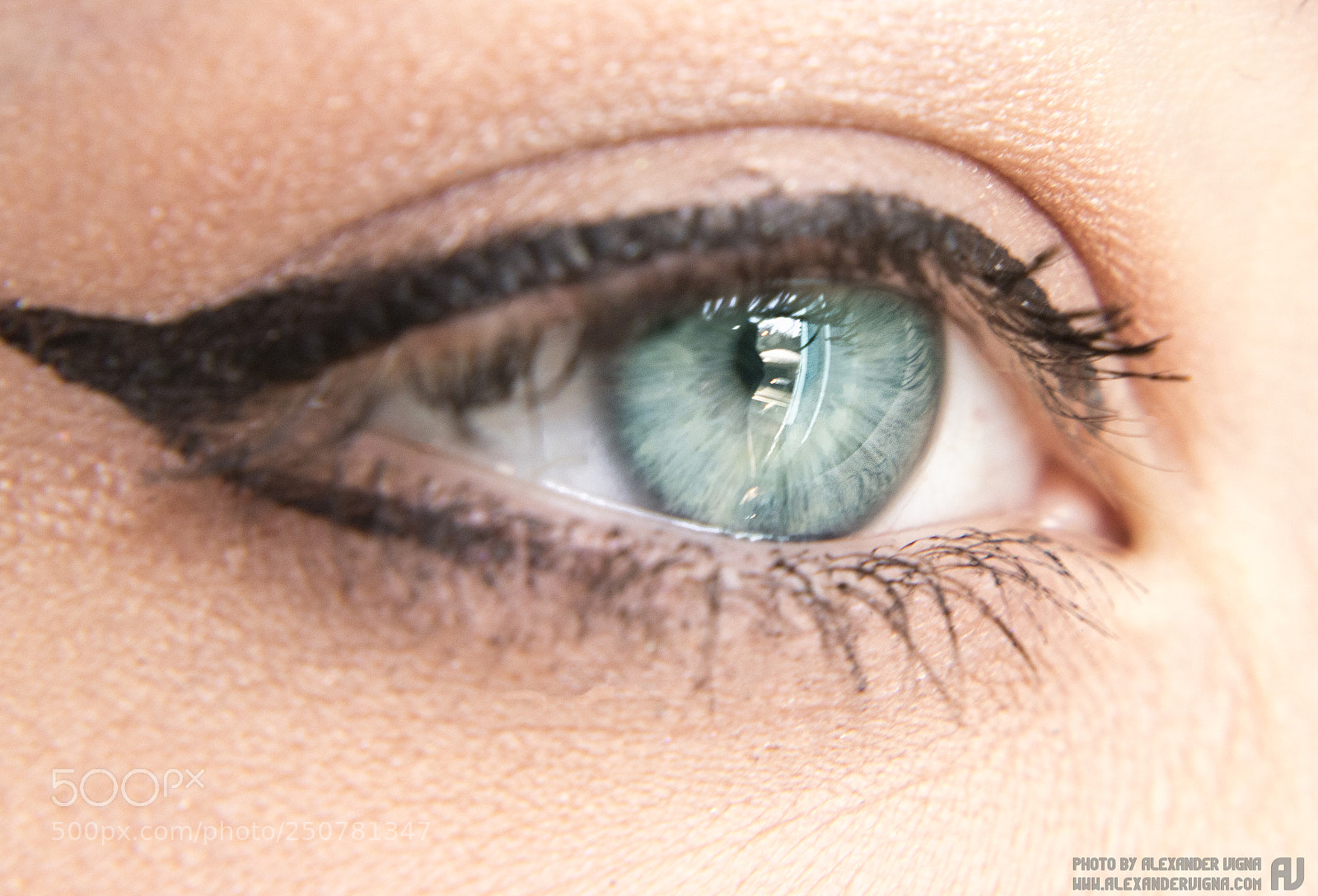 Canon EOS 750D (EOS Rebel T6i / EOS Kiss X8i) sample photo. Girlfriend's eye photography