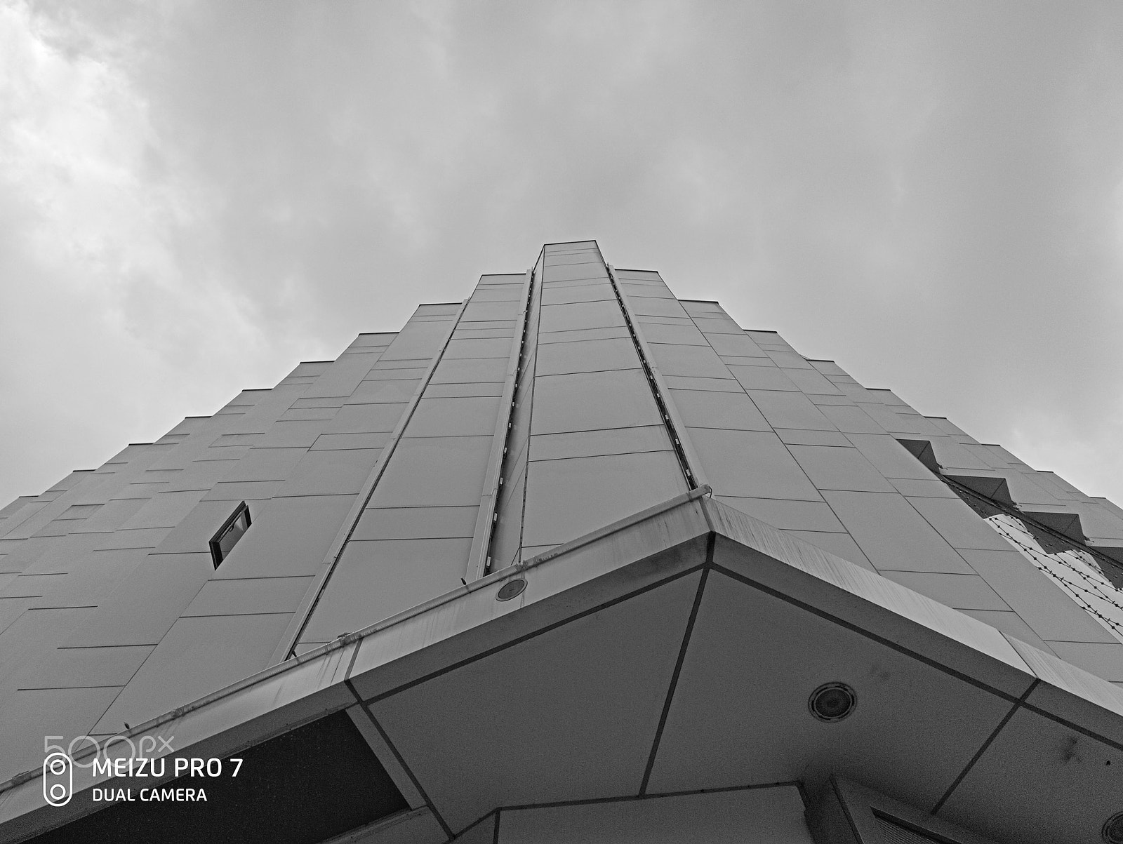 Meizu PRO 7-H sample photo. Urban geometry photography