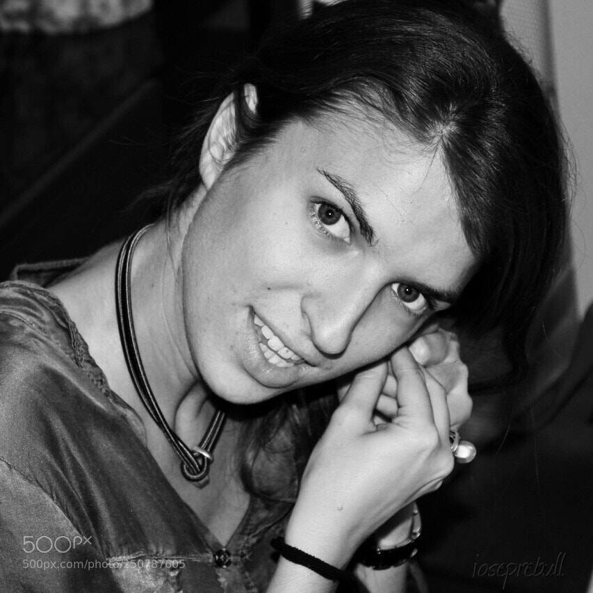Canon EOS 550D (EOS Rebel T2i / EOS Kiss X4) sample photo. Laura photography