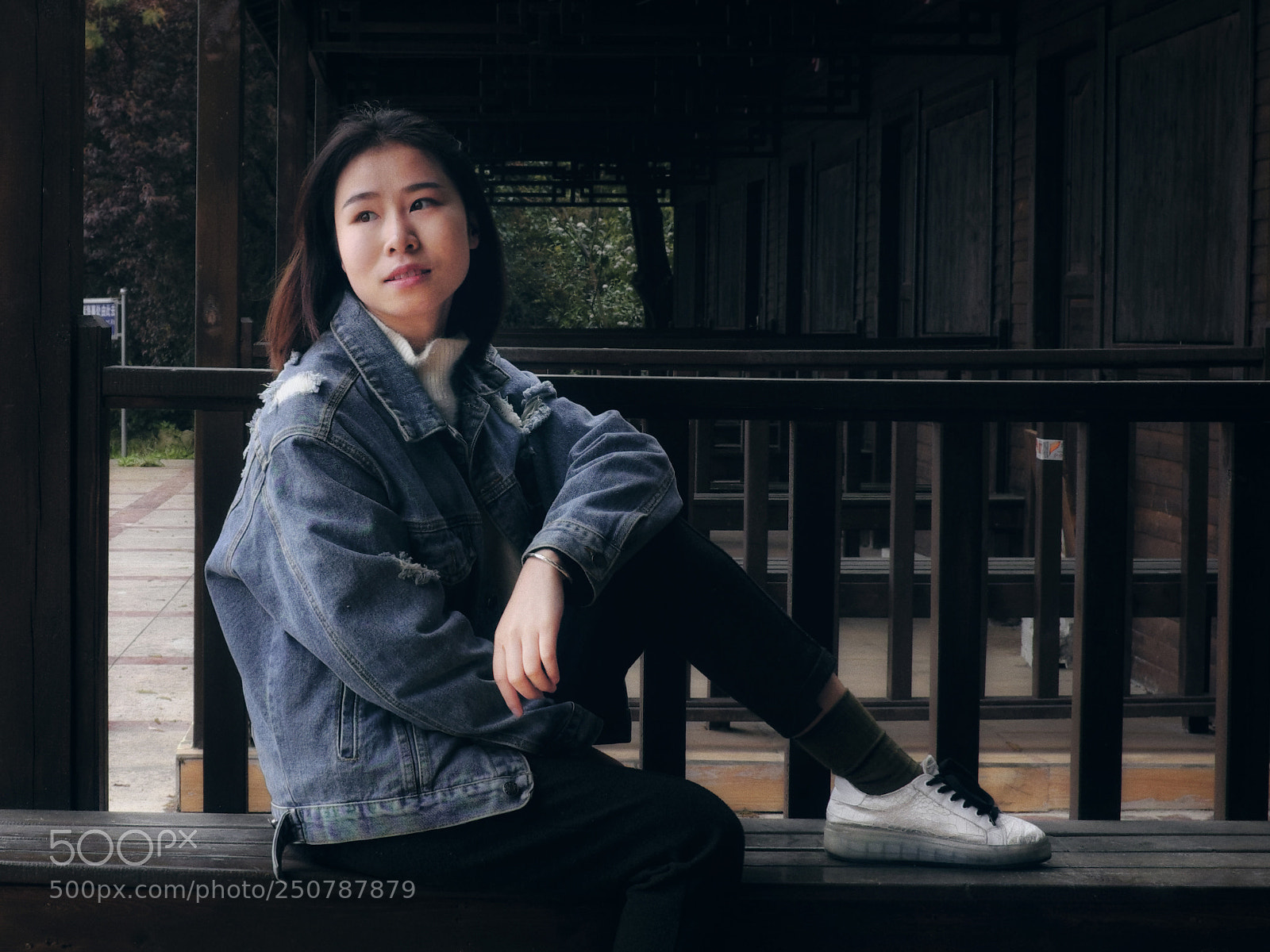 Fujifilm X100T sample photo. 穿牛仔衣的女孩 photography