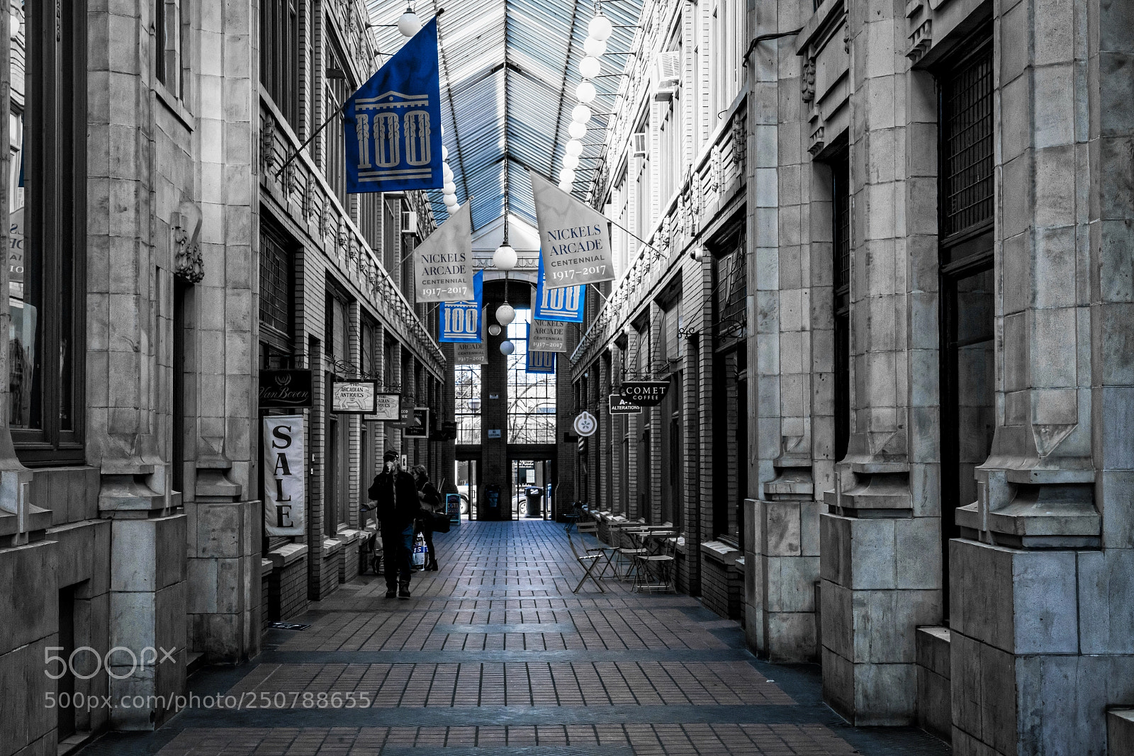 Sony a7R II sample photo. Blue highlights in the photography