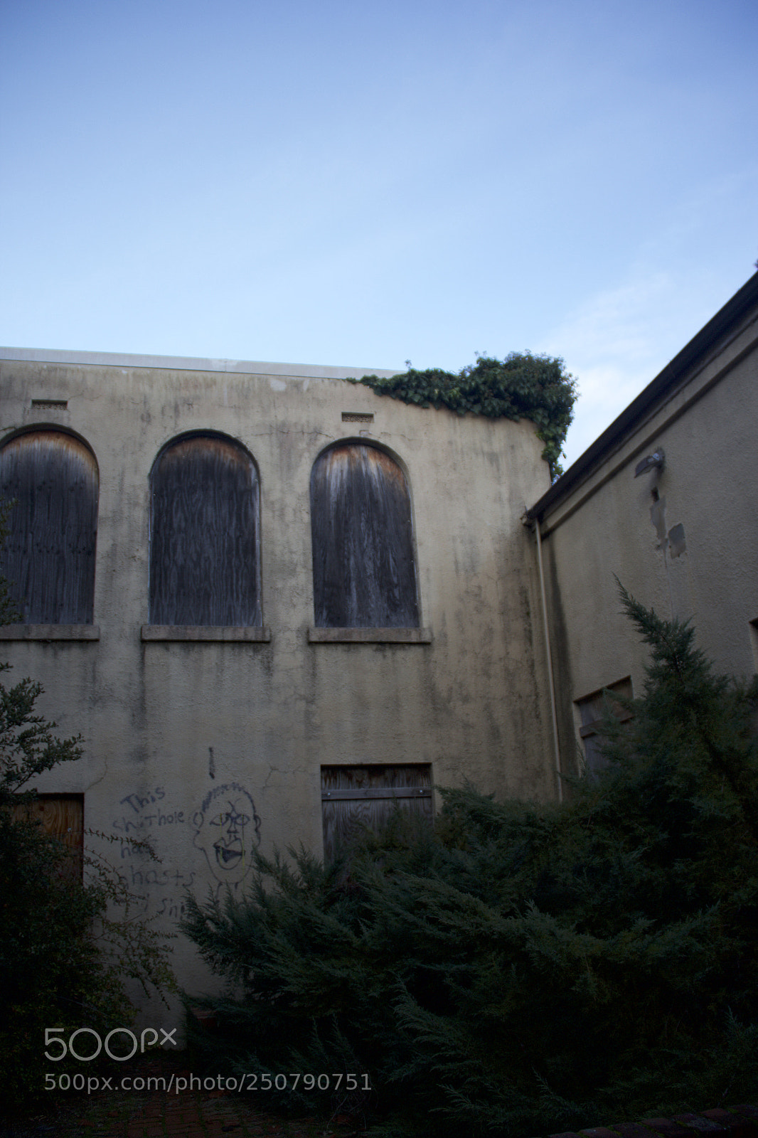 Canon EOS 60D sample photo. Old building photography