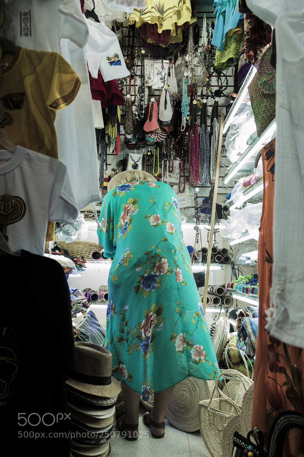 Canon EOS 5D Mark IV sample photo. Shopgirl photography