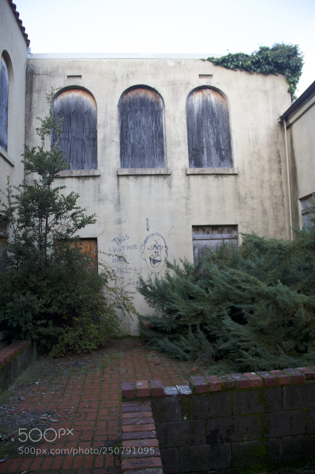 Canon EOS 60D sample photo. Old building photography