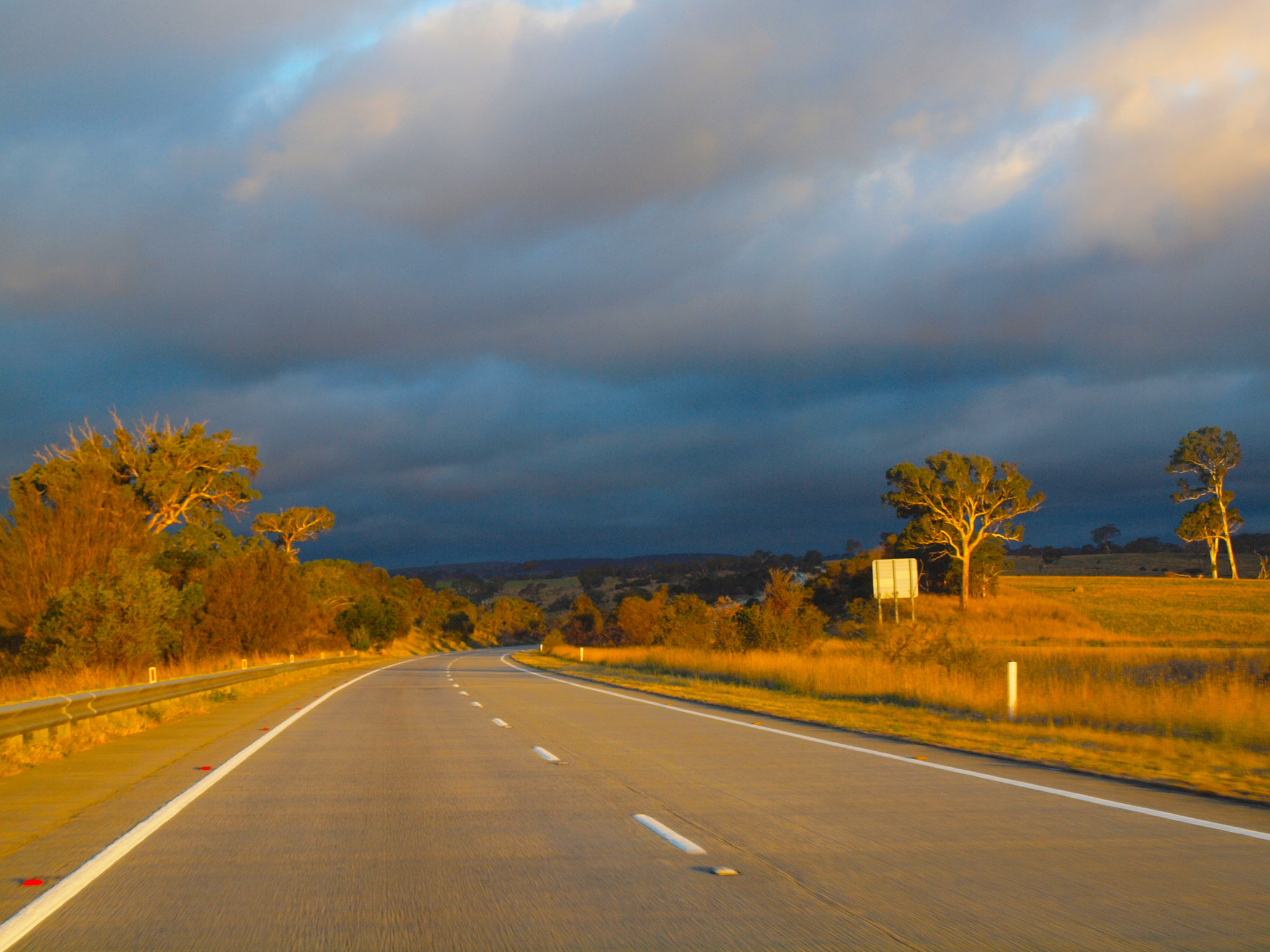 Olympus E-620 (EVOLT E-620) sample photo. Road trip photography