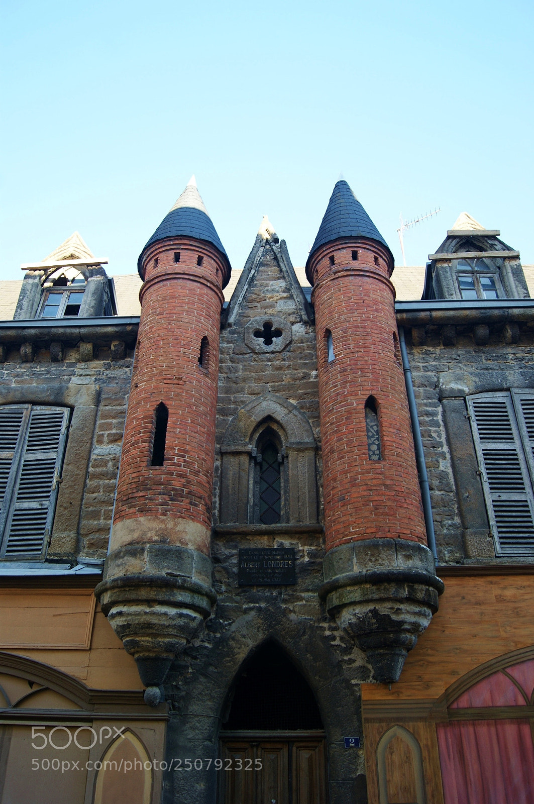 Sony Alpha DSLR-A290 sample photo. A castle house photography