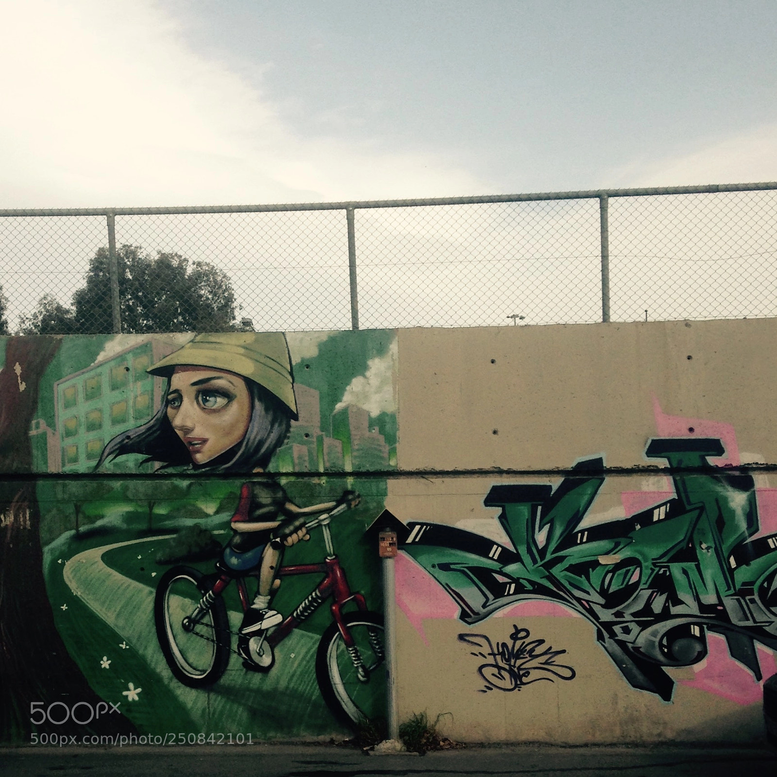 Apple iPhone 5 sample photo. Graffiti in athens photography