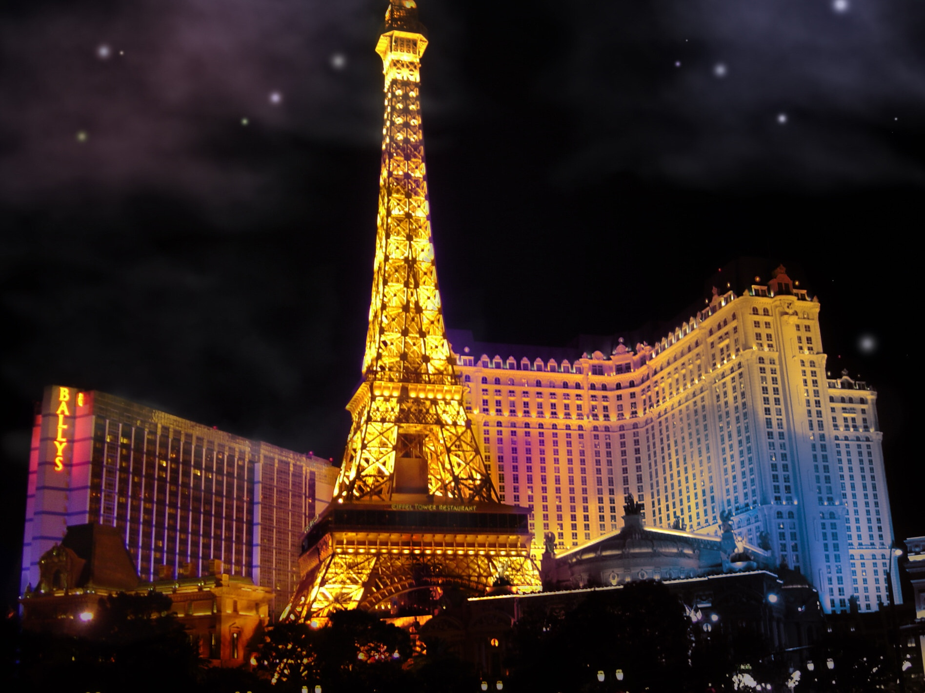 Sony DSC-P92 sample photo. Las vegas paris photography