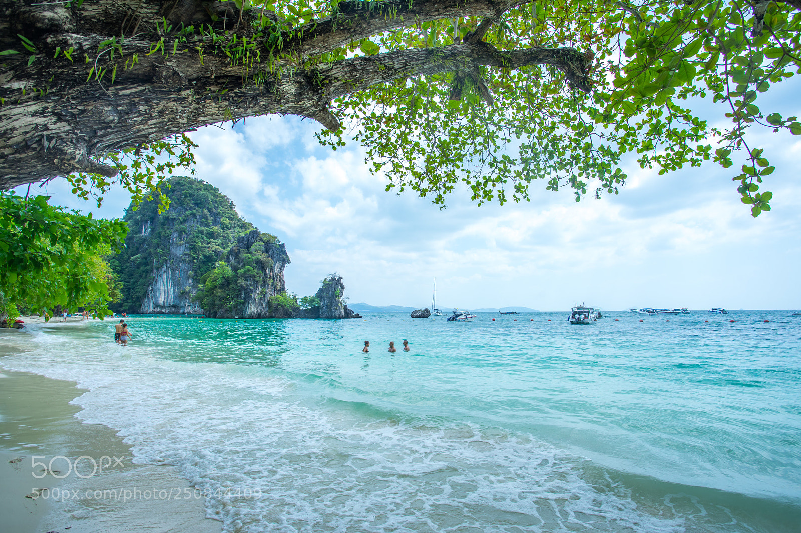 Sony a7 II sample photo. Many people swimming at photography