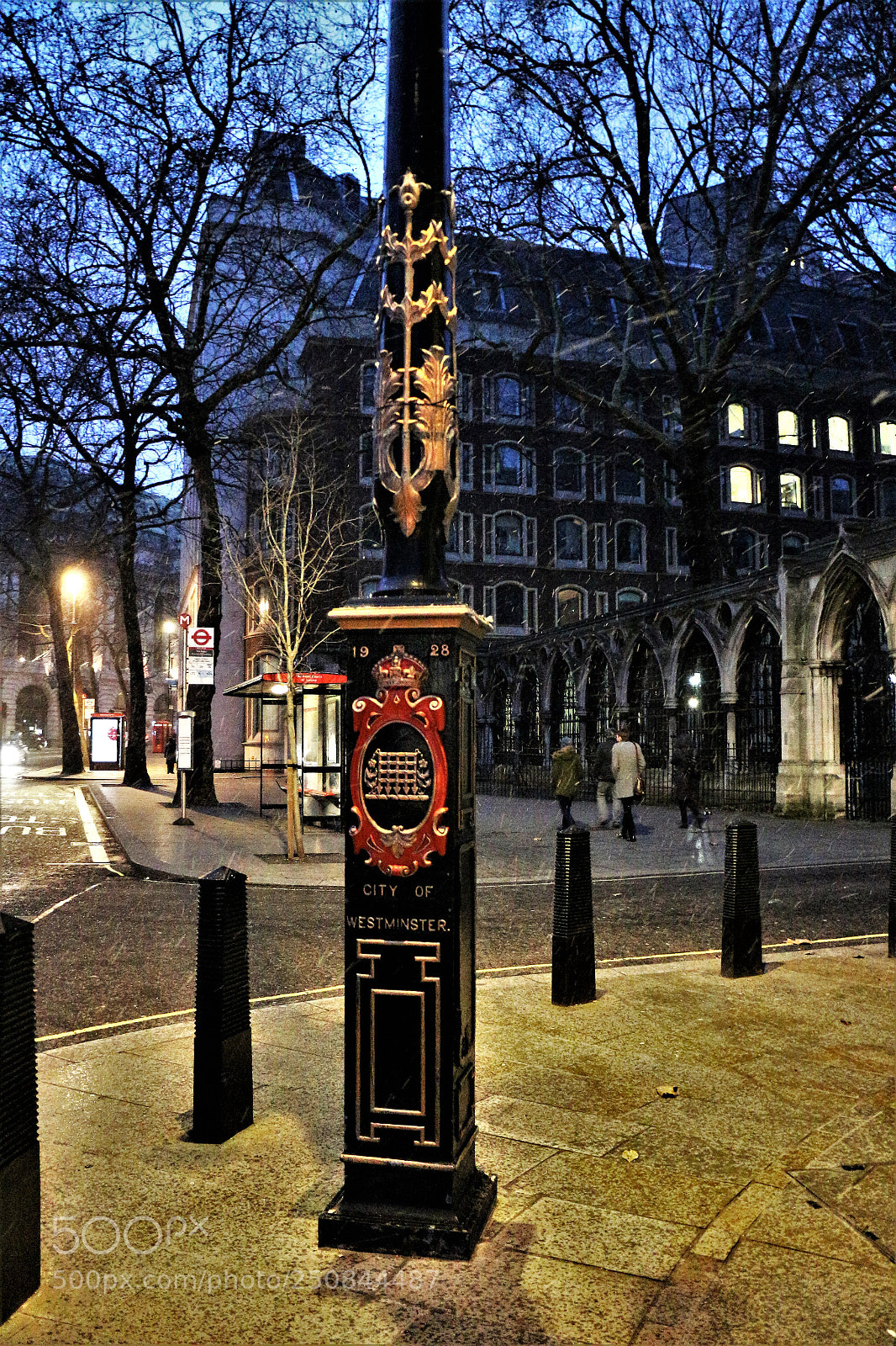 Canon EOS M sample photo. Enter the city of photography