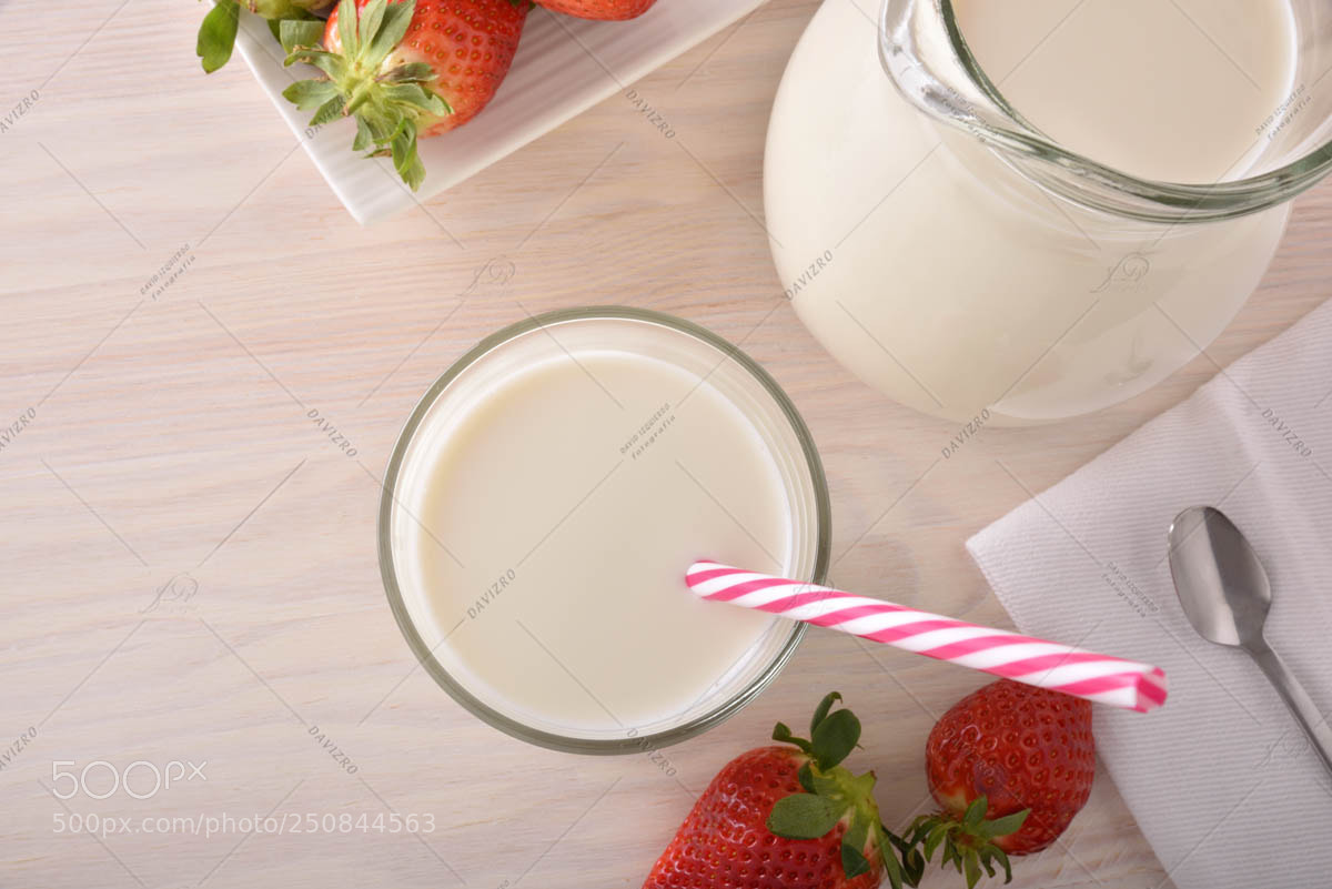Nikon D810 sample photo. Breakfast milk and strawberries photography