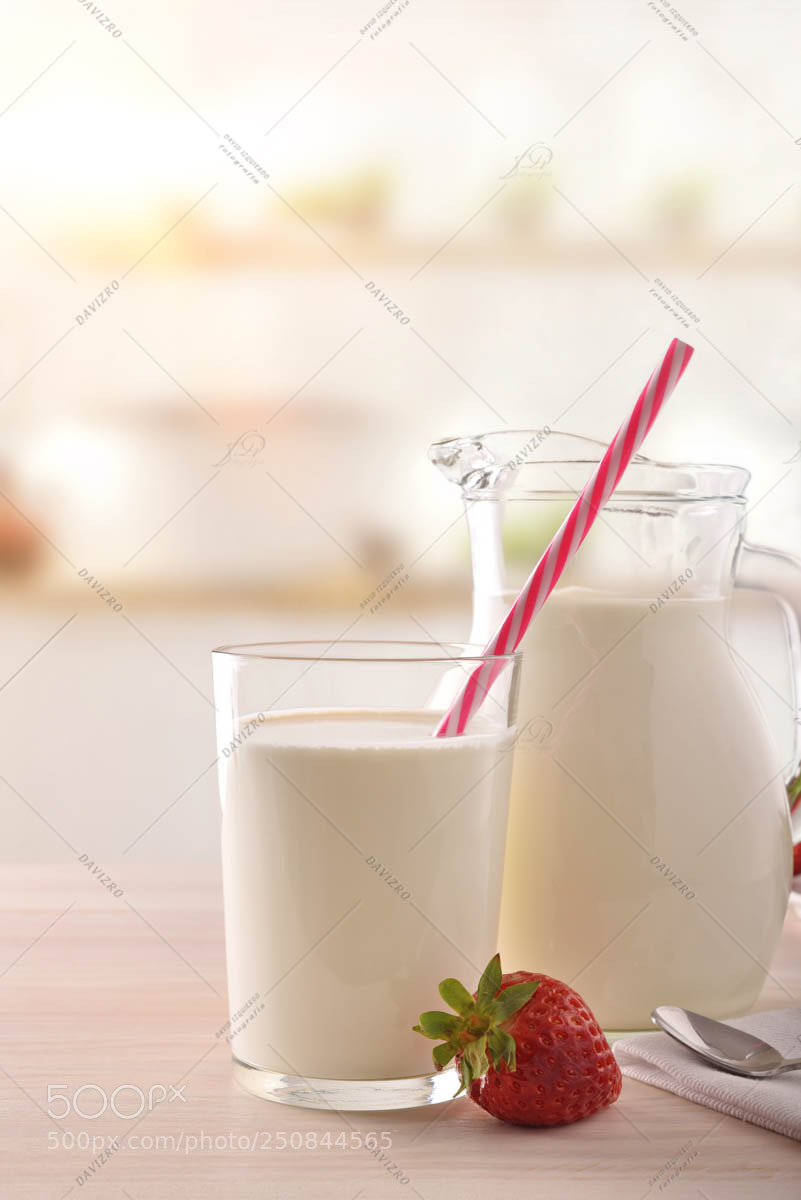 Nikon D810 sample photo. Breakfast milk and strawberries photography