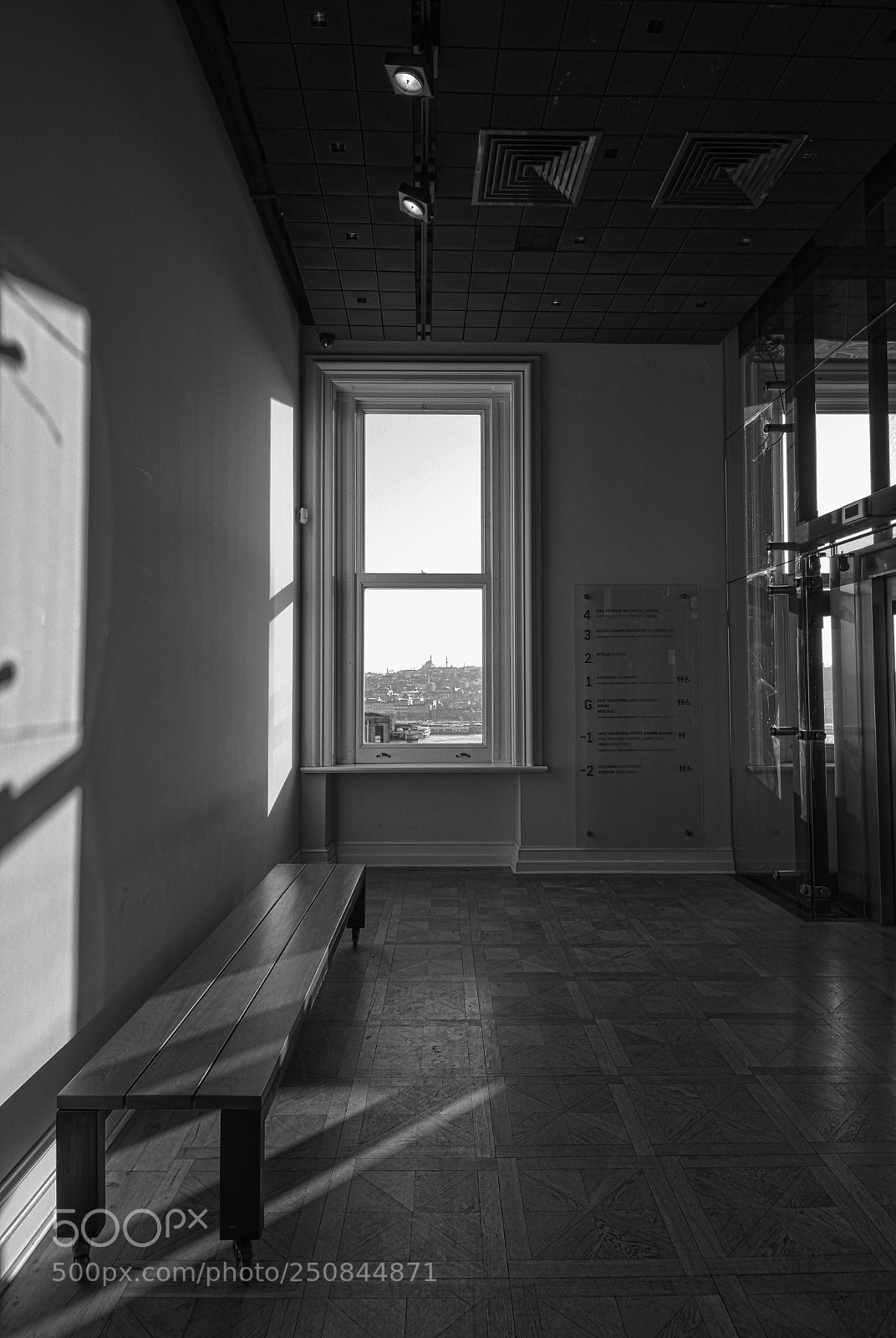 Canon EOS 600D (Rebel EOS T3i / EOS Kiss X5) sample photo. Window photography