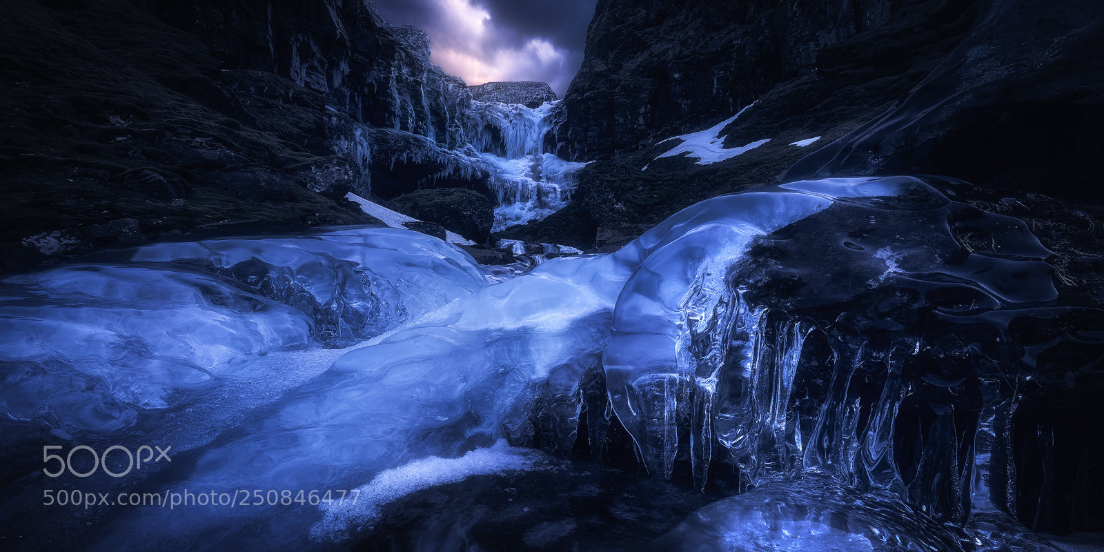 Canon EOS 5D Mark IV sample photo. Frozen underworld photography