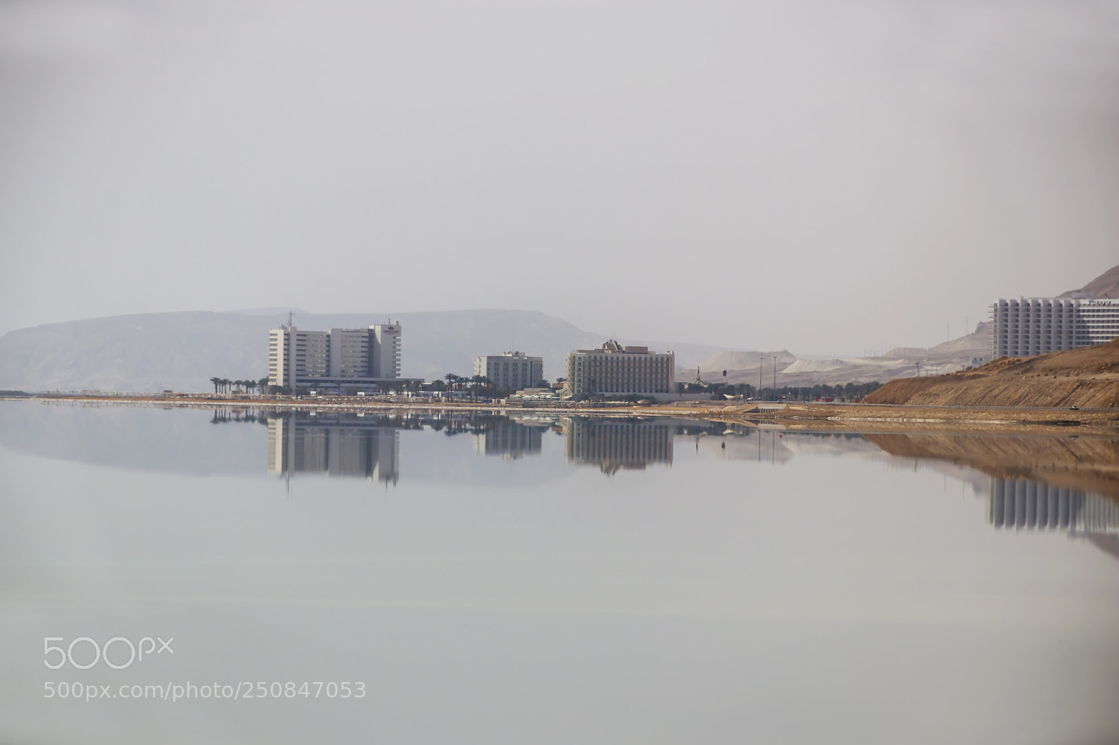 Canon EOS 80D sample photo. Reflection of hotel buildings photography