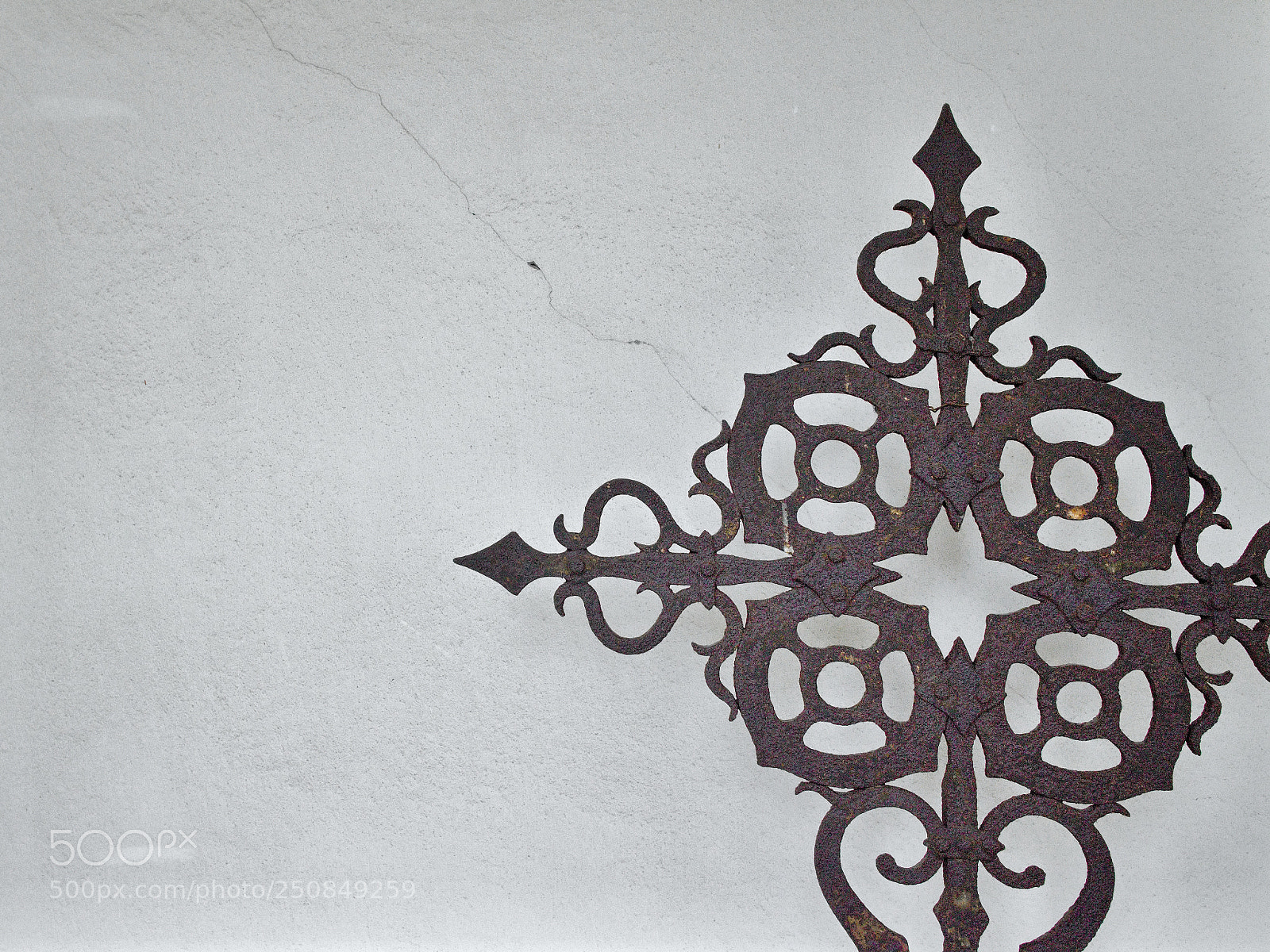 Canon EOS M sample photo. Rusty iron cross photography