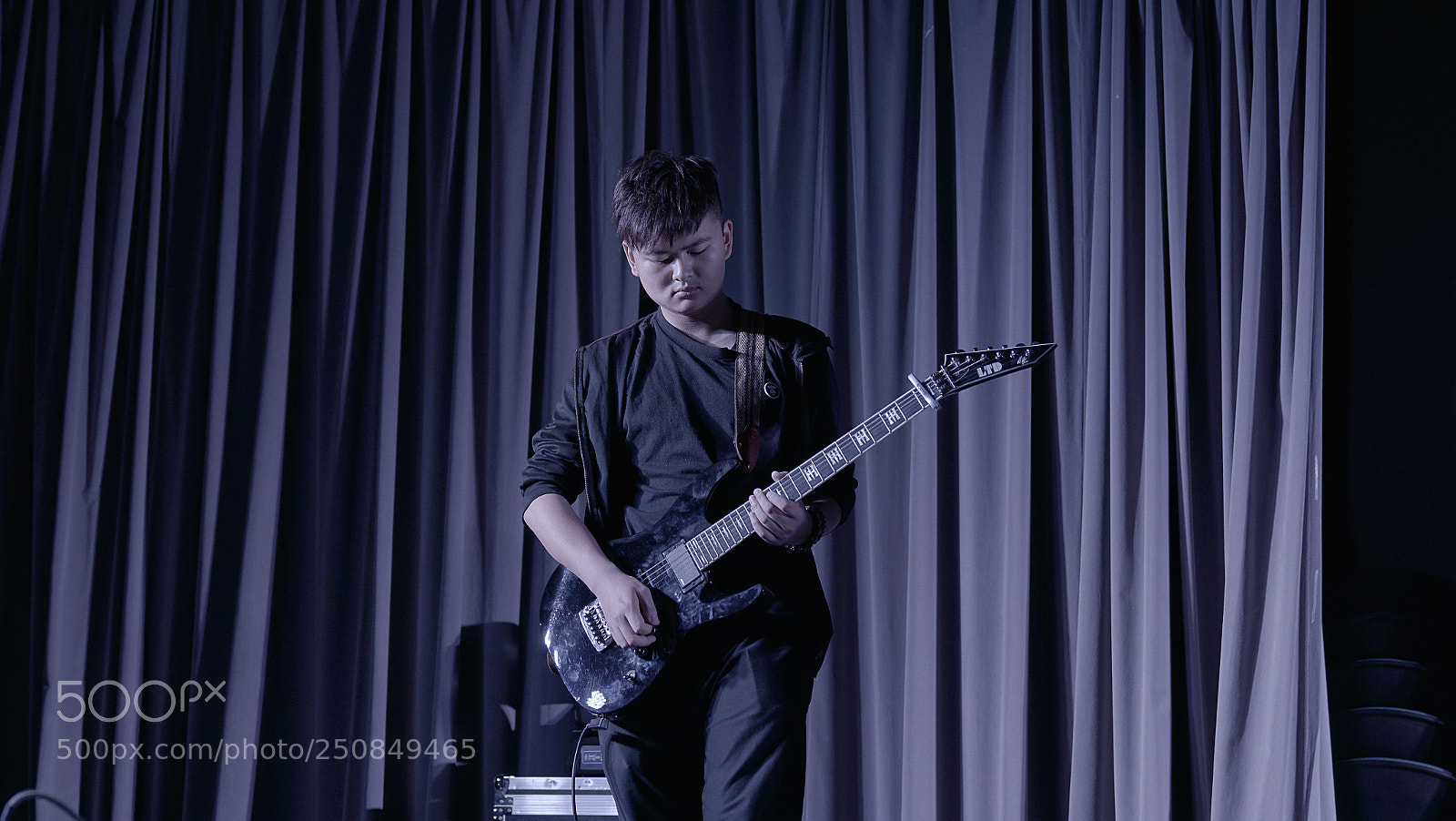 Sony a7R II sample photo. The bass say photography