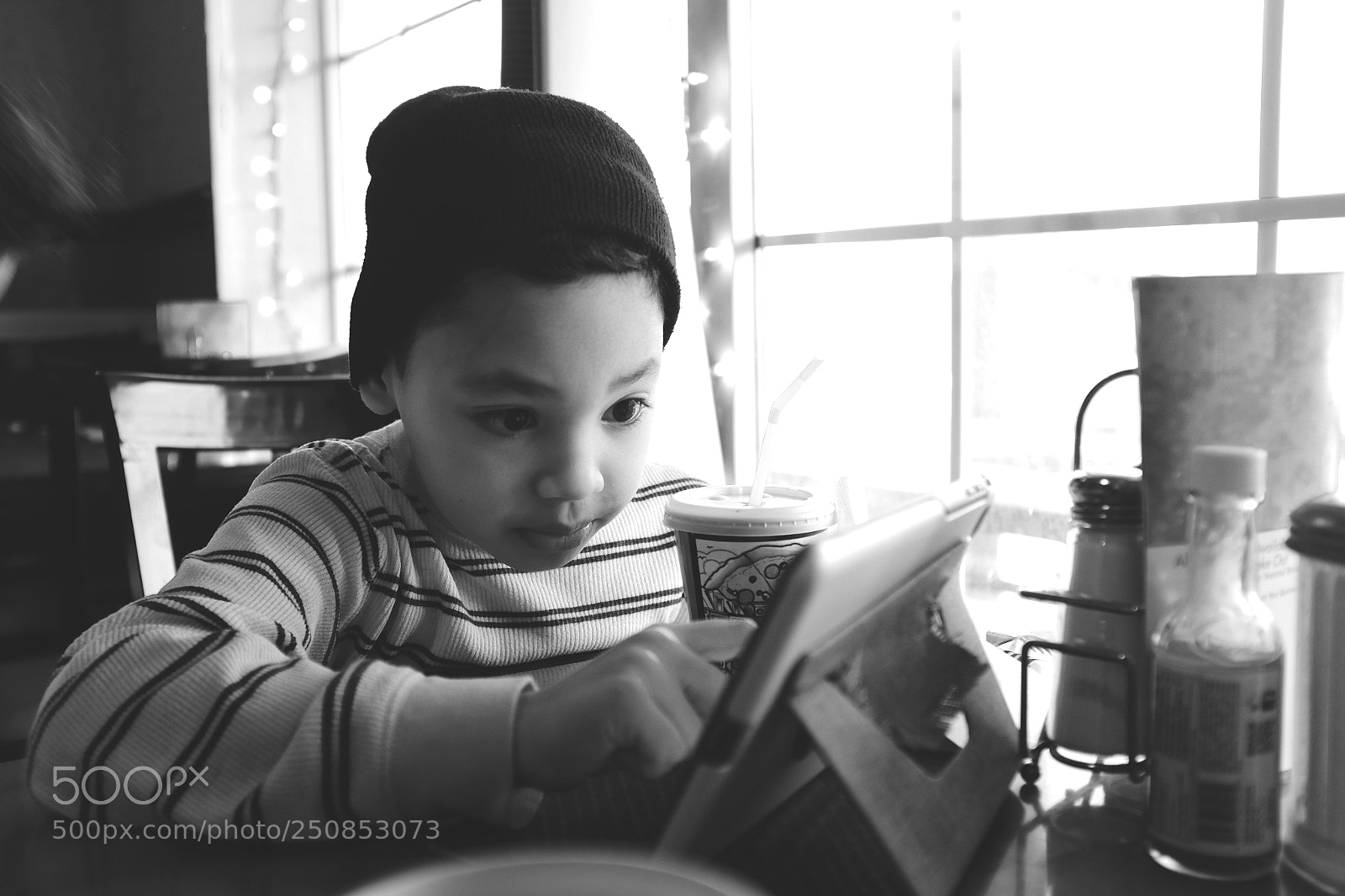 Fujifilm X100T sample photo. Lunch with jonah photography