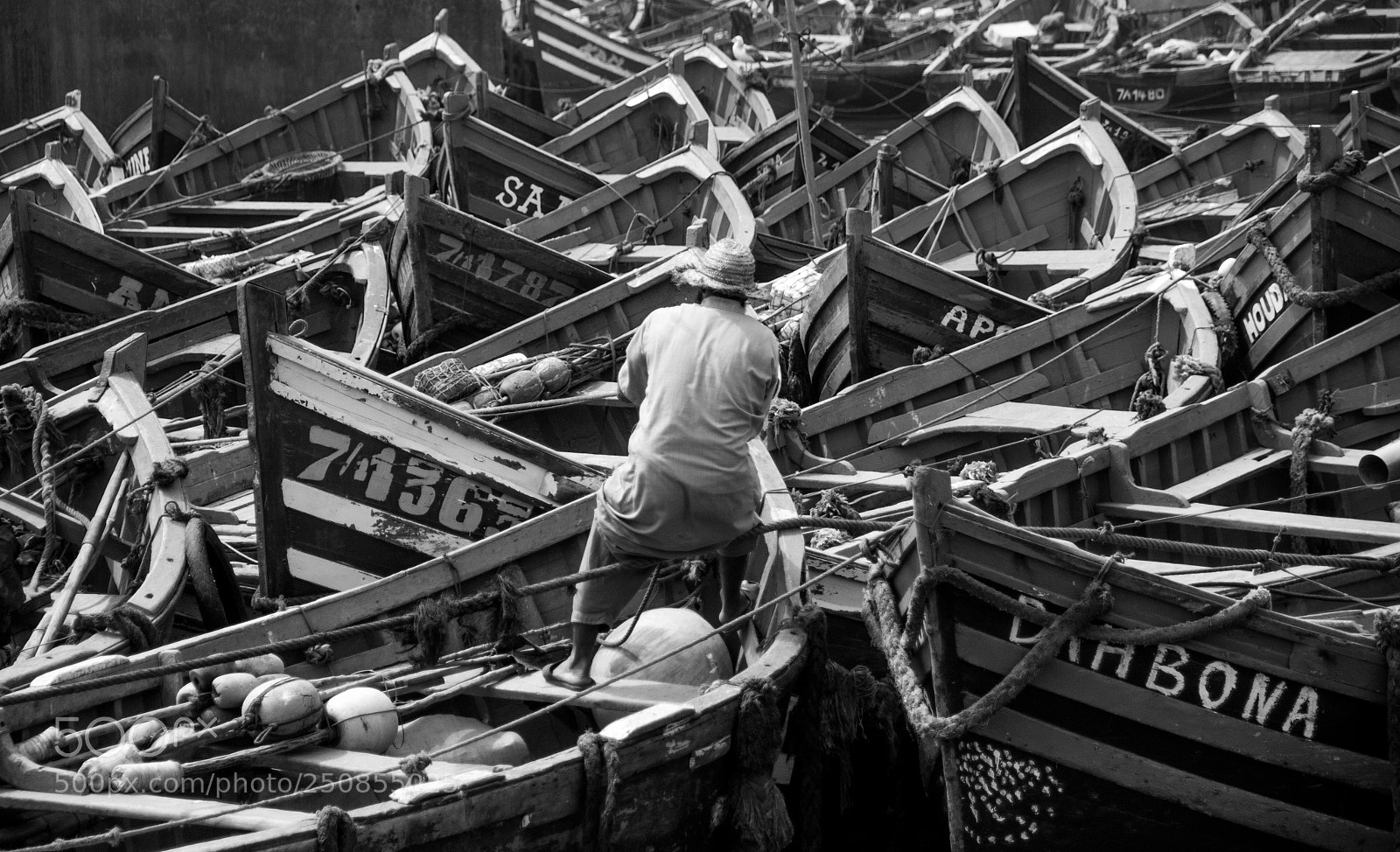 Canon EOS 700D (EOS Rebel T5i / EOS Kiss X7i) sample photo. Essaouira boatyard photography
