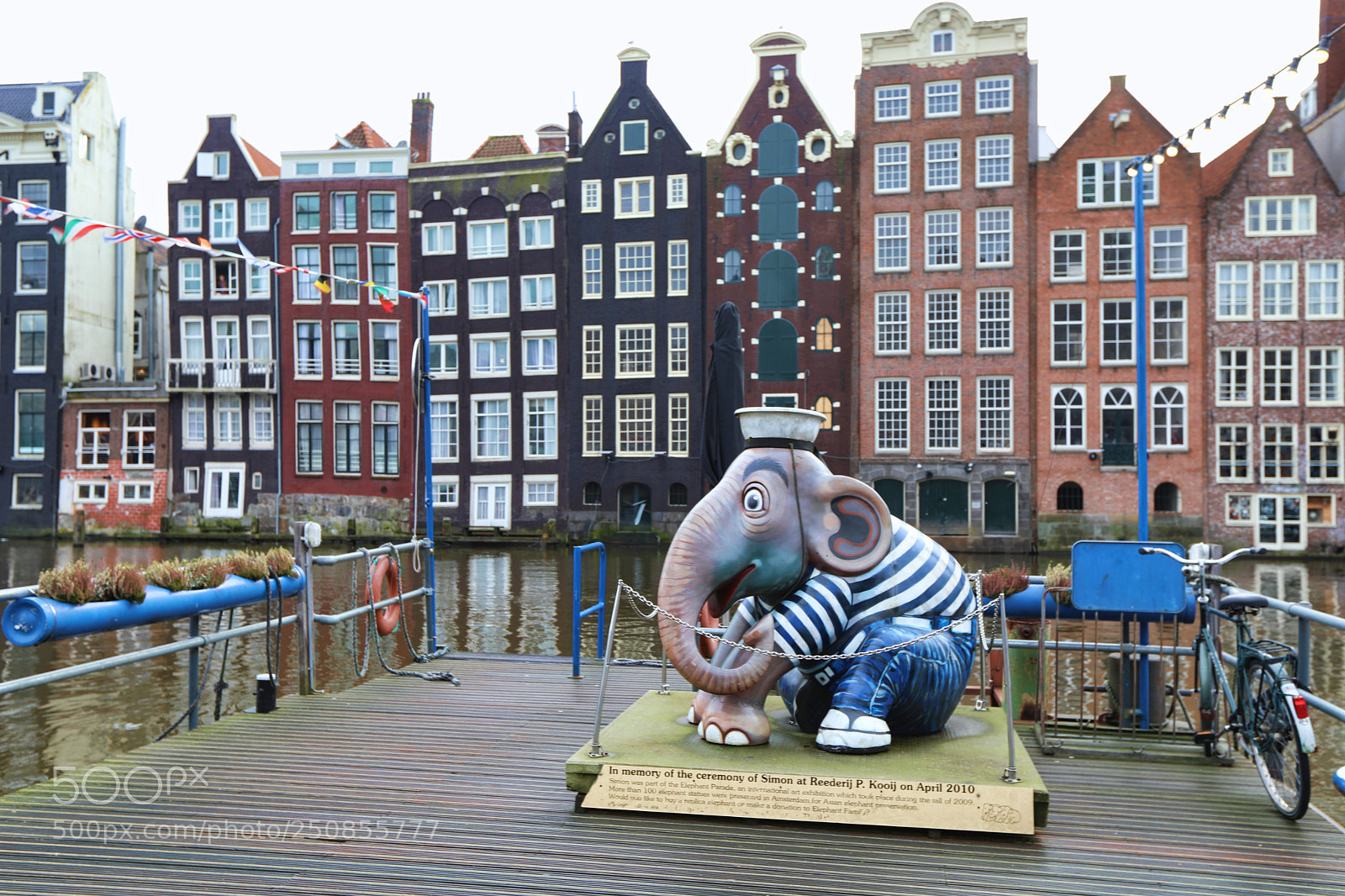 Canon EOS 5D Mark IV sample photo. Dancing houses of amsterdam photography