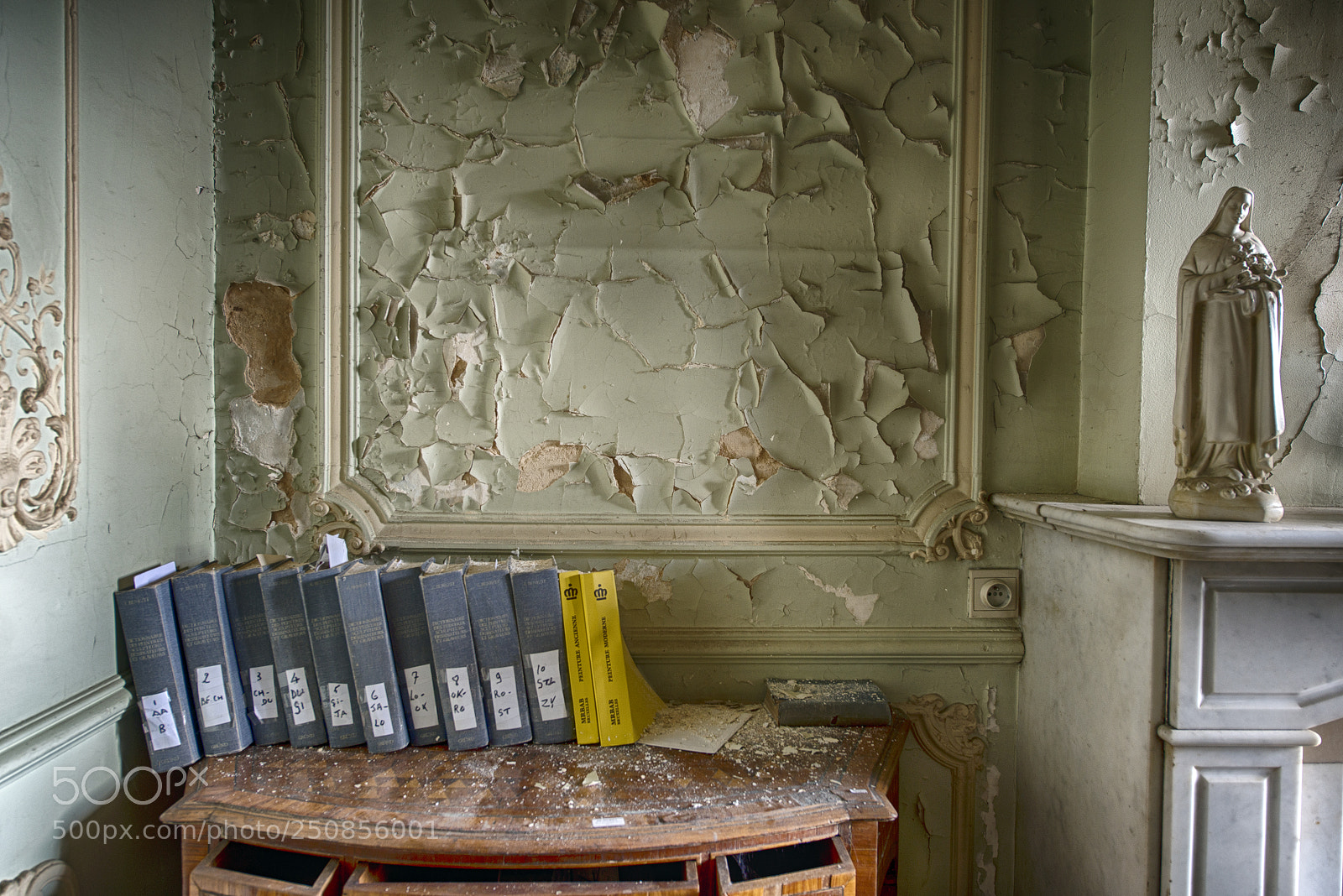 Nikon D800 sample photo. Urbex: forgotten office corner photography