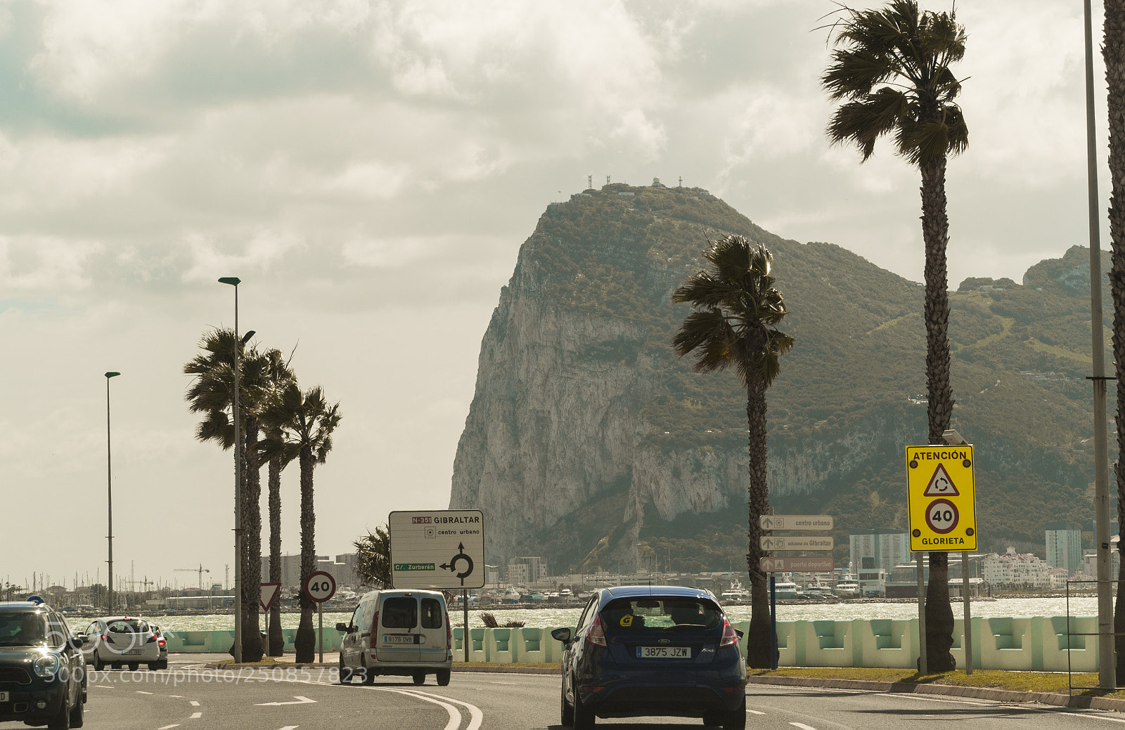 Olympus OM-D E-M5 II sample photo. The rock photography