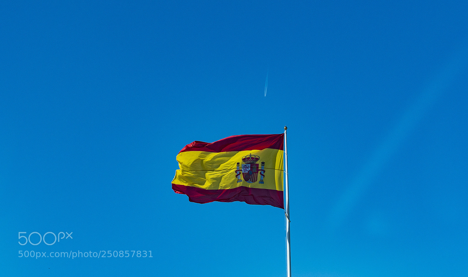 Olympus OM-D E-M5 II sample photo. Bandera - flag photography