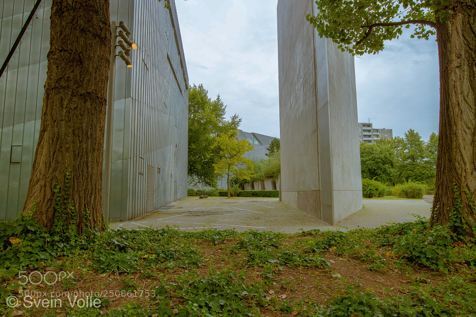 Canon EOS M3 sample photo. The holocost tower photography