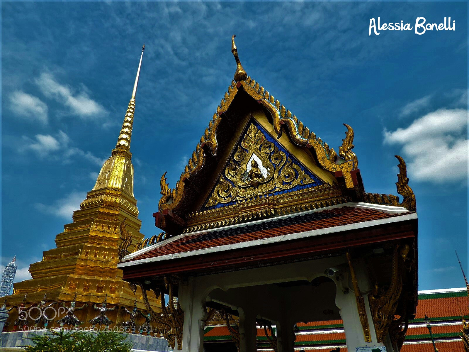 Nikon Coolpix P520 sample photo. Wat phra sri rattana photography