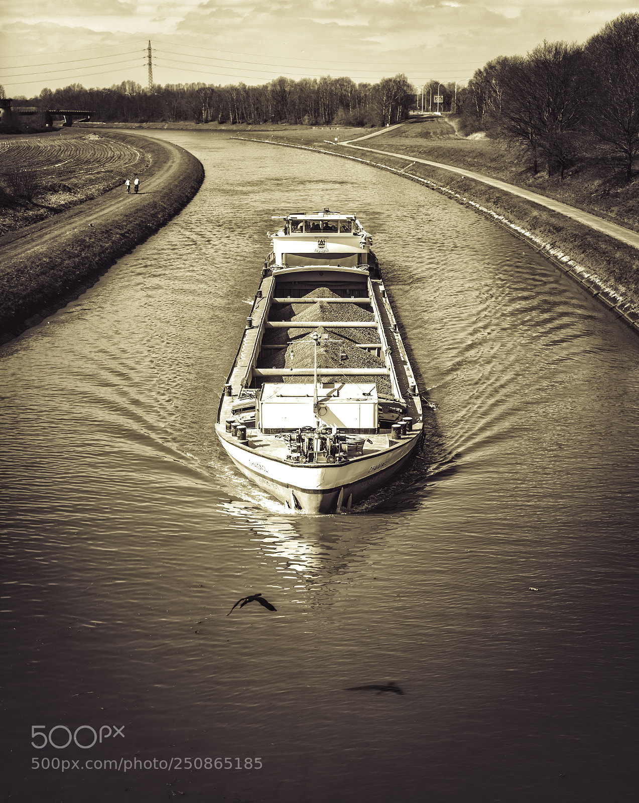 Canon EOS 5D Mark IV sample photo. Barge photography