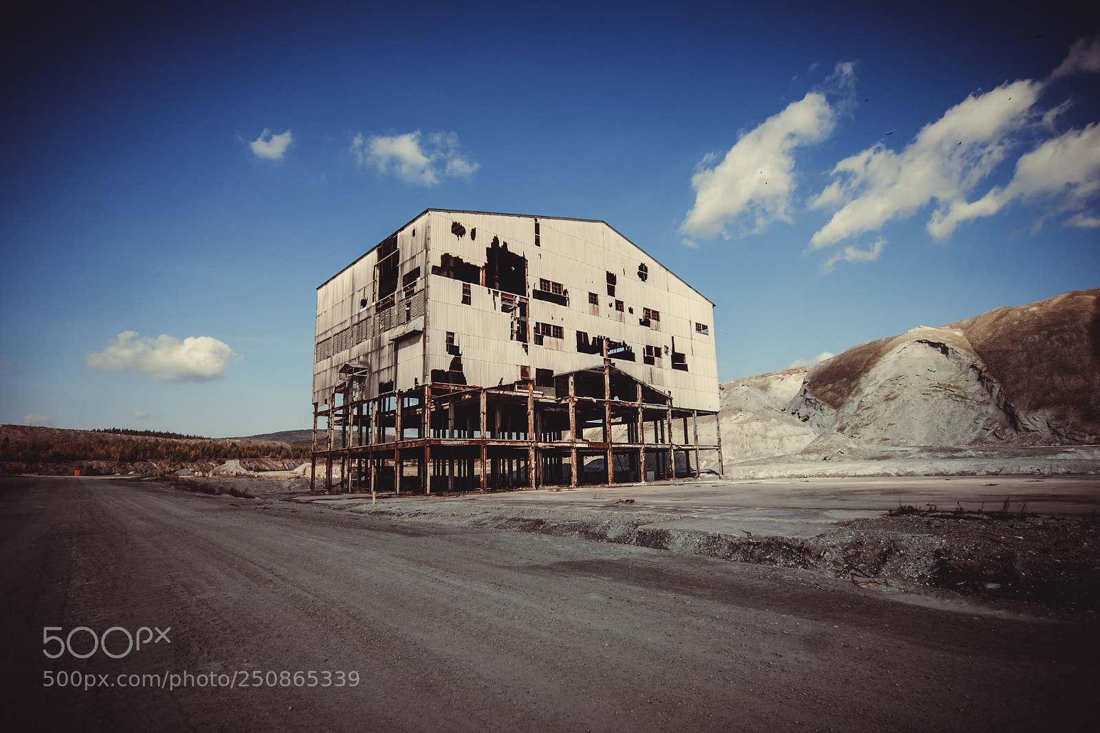 Sony SLT-A77 sample photo. Urban exploration photography