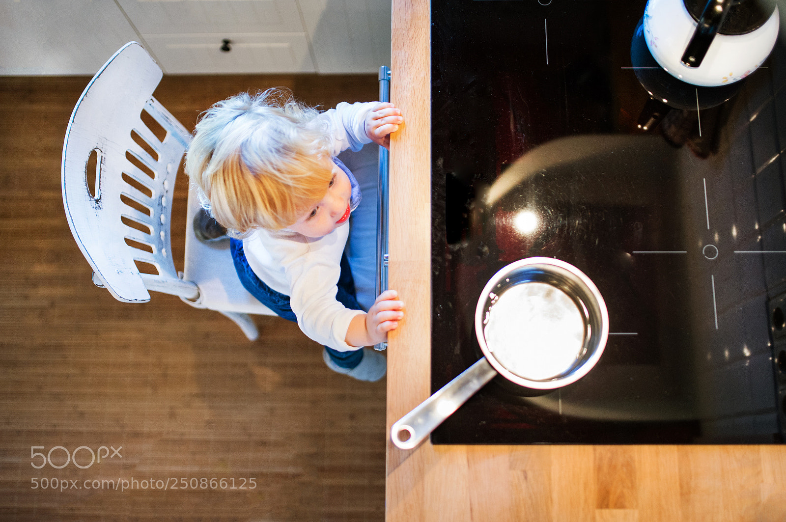 Nikon D4S sample photo. Toddler boy in dangerous photography
