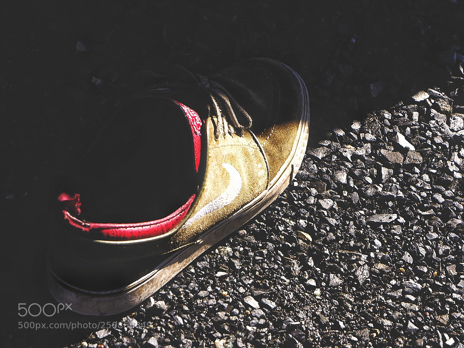 Olympus OM-D E-M5 II sample photo. Forgotten swoosh photography