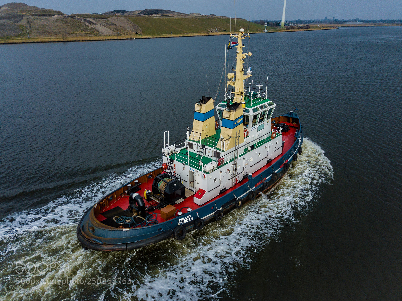 DJI FC220 sample photo. Tugboat photography