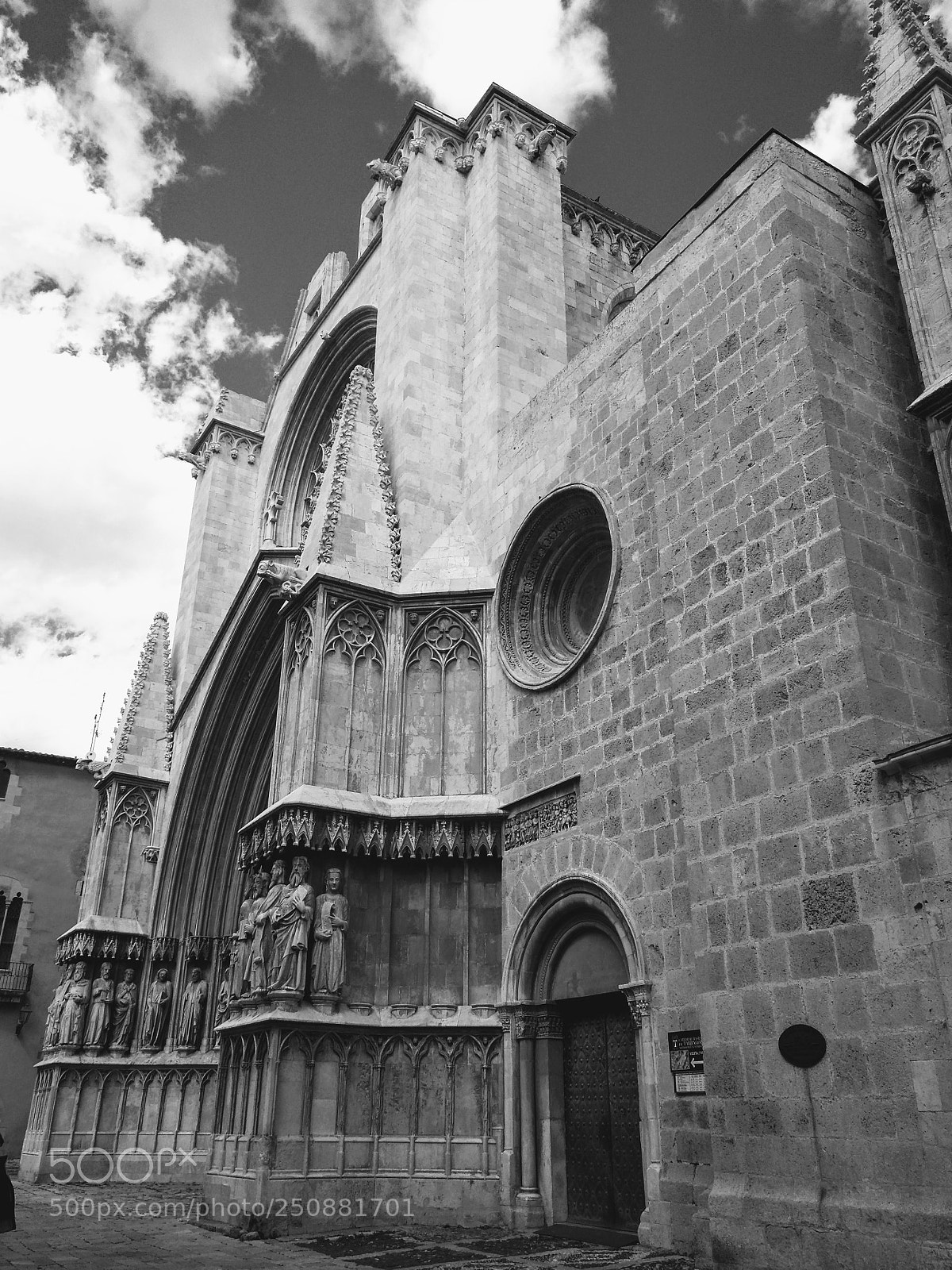 HUAWEI nova plus sample photo. M.g. cathedral of santa photography