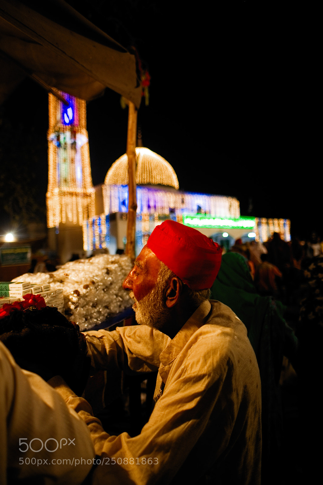 Fujifilm X-E2 sample photo. Old devotee photography