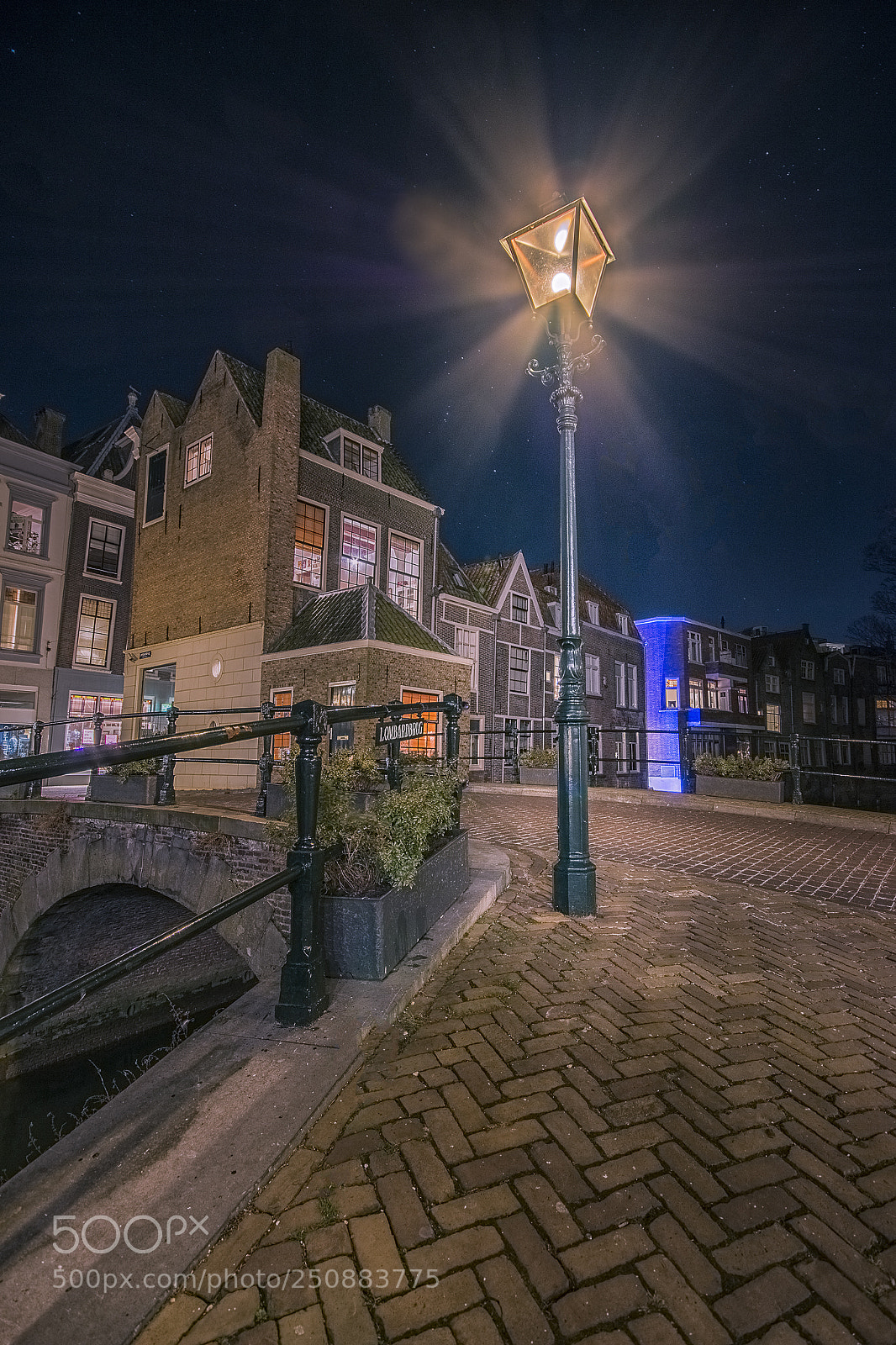 Canon EOS 70D sample photo. At night photography