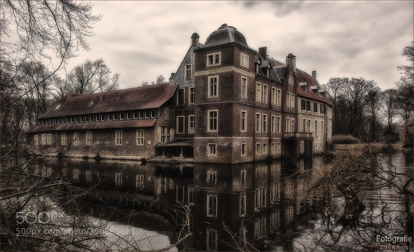 Sony Alpha DSLR-A350 sample photo. The old castle photography