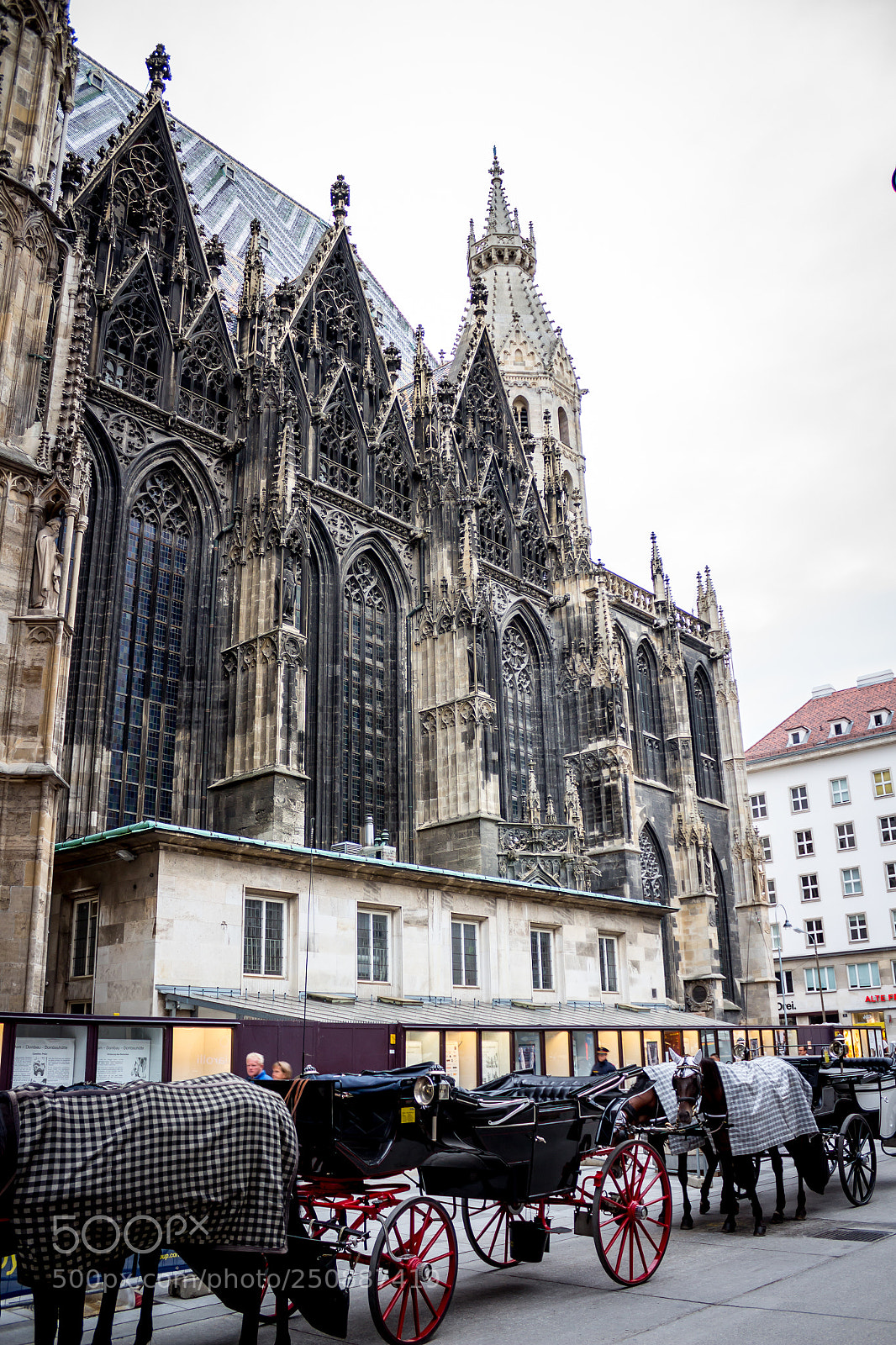 Canon EOS 700D (EOS Rebel T5i / EOS Kiss X7i) sample photo. St. stephen's cathedral, vienna photography