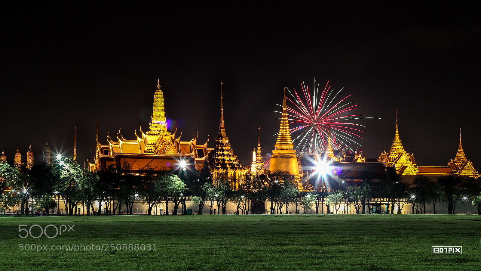 Canon EOS 550D (EOS Rebel T2i / EOS Kiss X4) sample photo. The grand palace and photography
