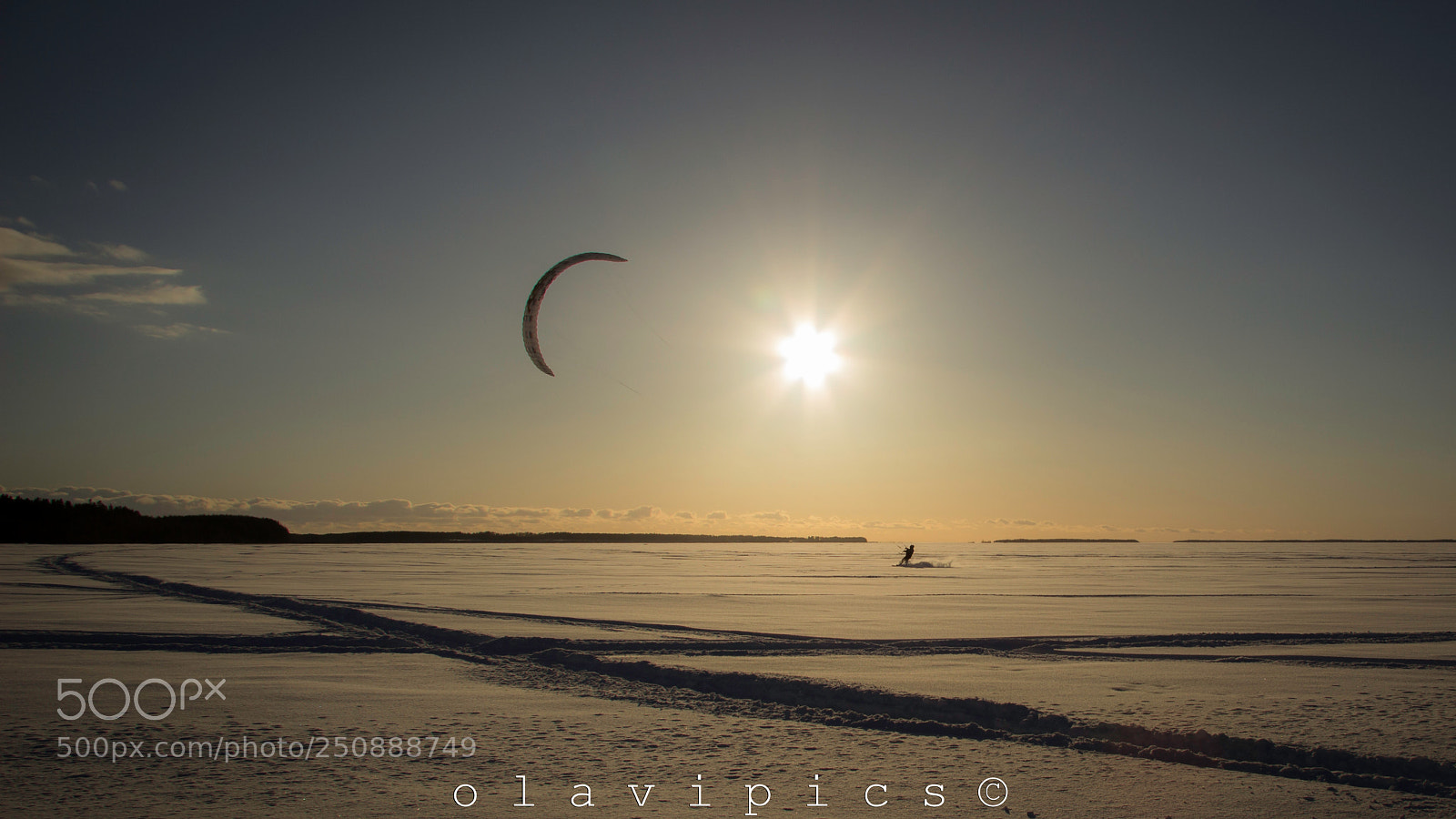 Canon EOS 600D (Rebel EOS T3i / EOS Kiss X5) sample photo. Winter surfing. photography