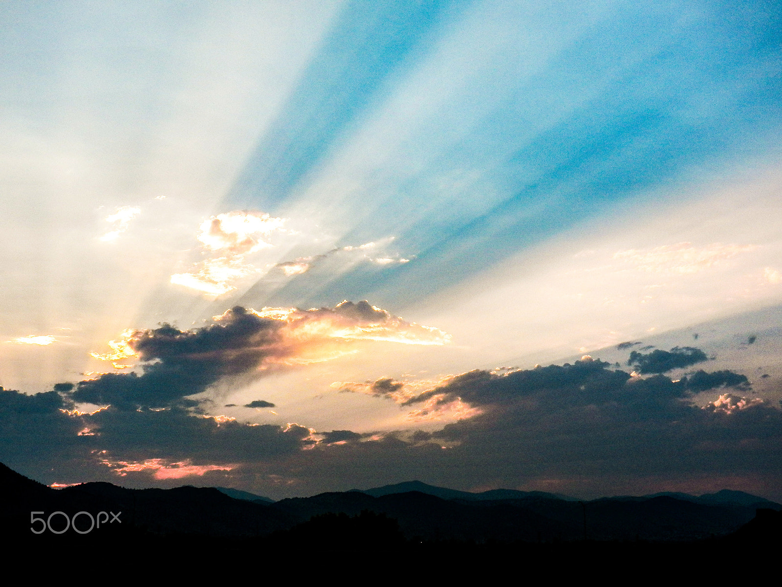 Kodak EasyShare Z990 (EasyShare Max) sample photo. Sunset rays photography