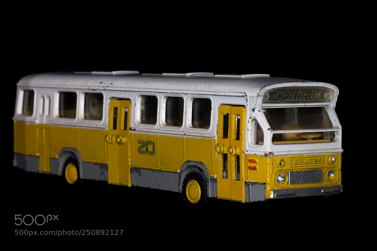 Canon EOS 5DS sample photo. My old toy photography