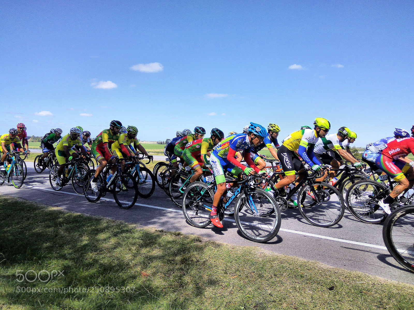Xiaomi Redmi Note3 sample photo. Vuelta ciclista del uruguay 2018 photography