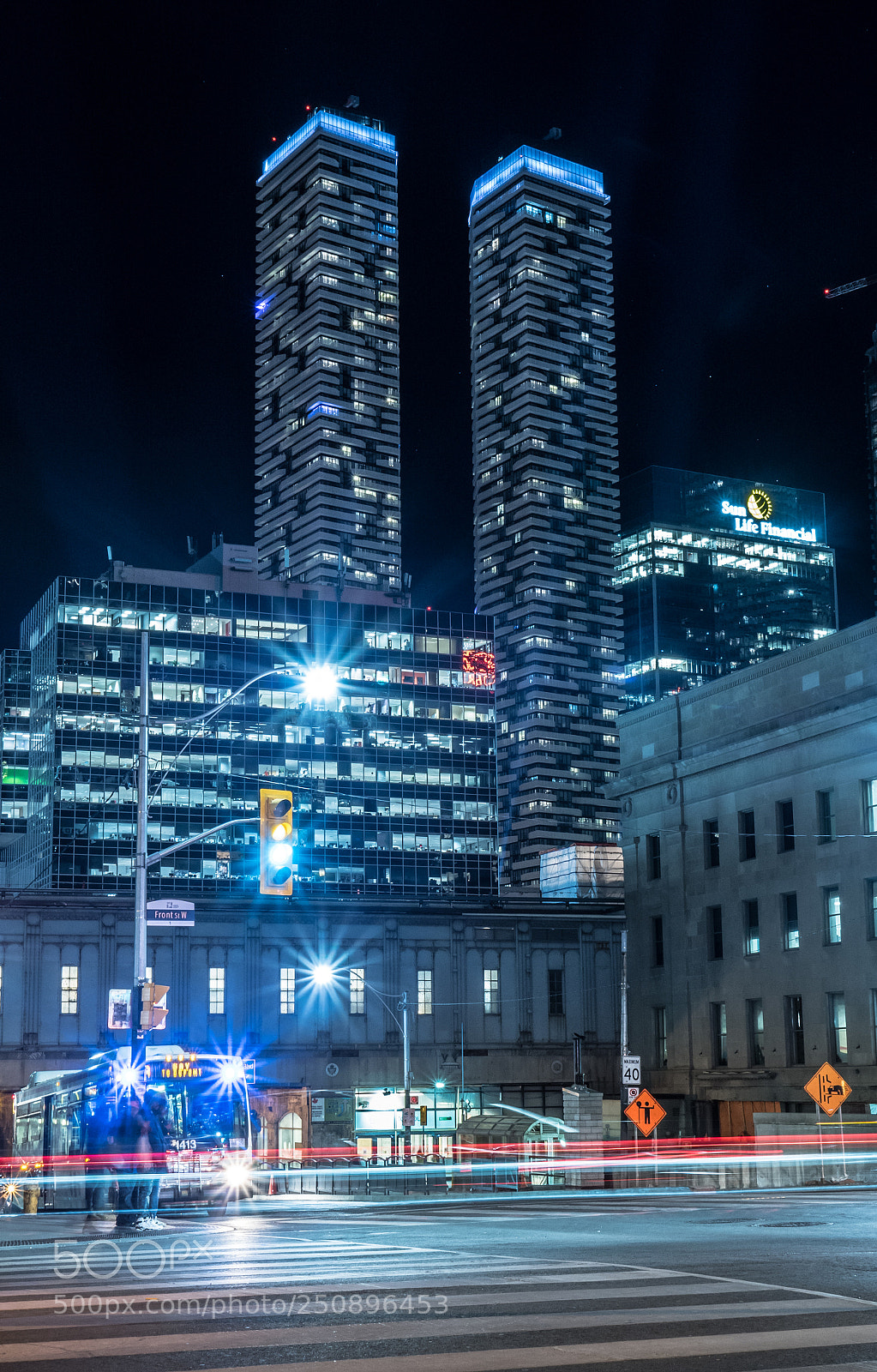 Olympus OM-D E-M5 II sample photo. Toronto's twins photography