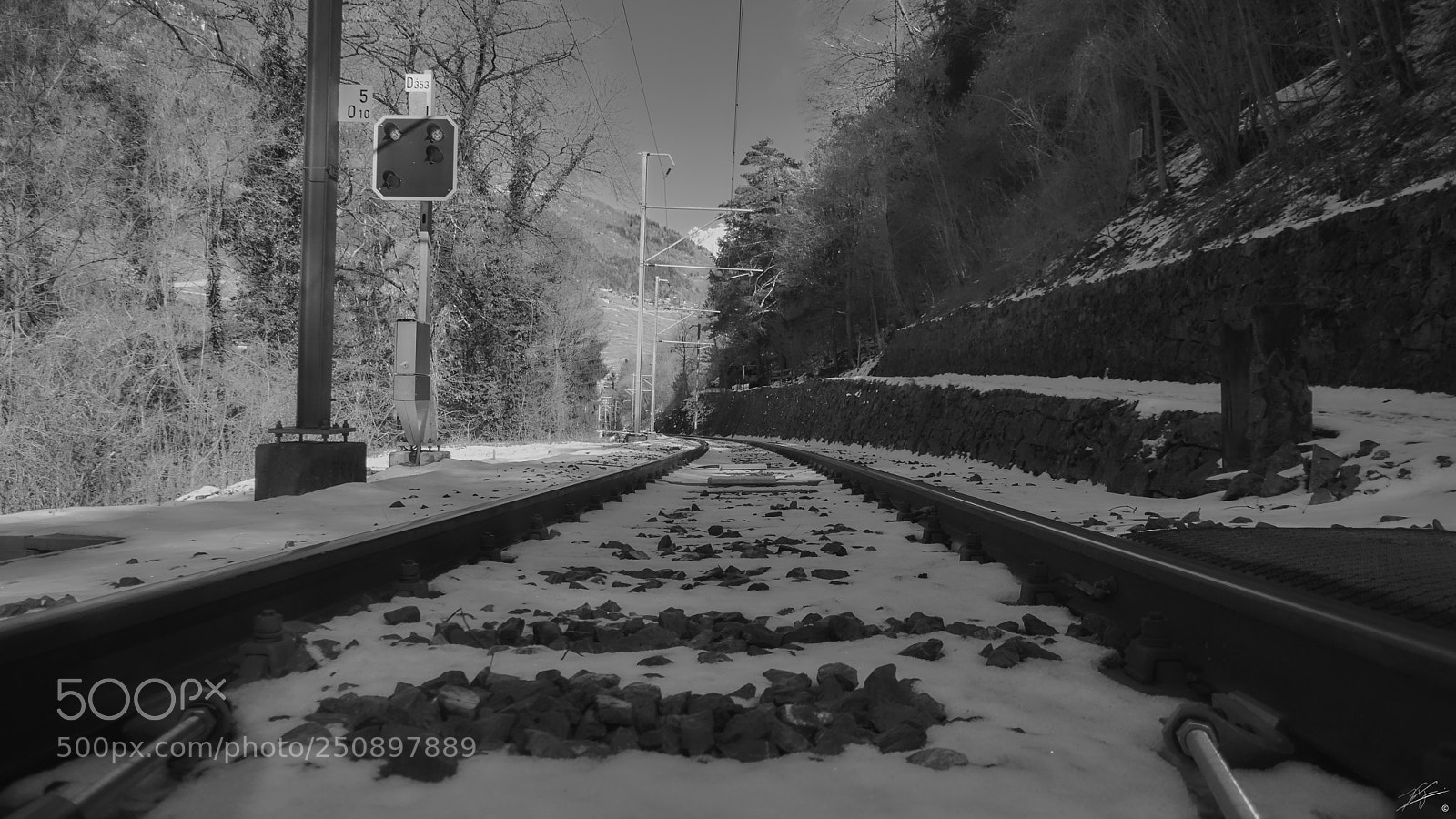 Sony Cyber-shot DSC-RX100 IV sample photo. Train tracks in winter photography